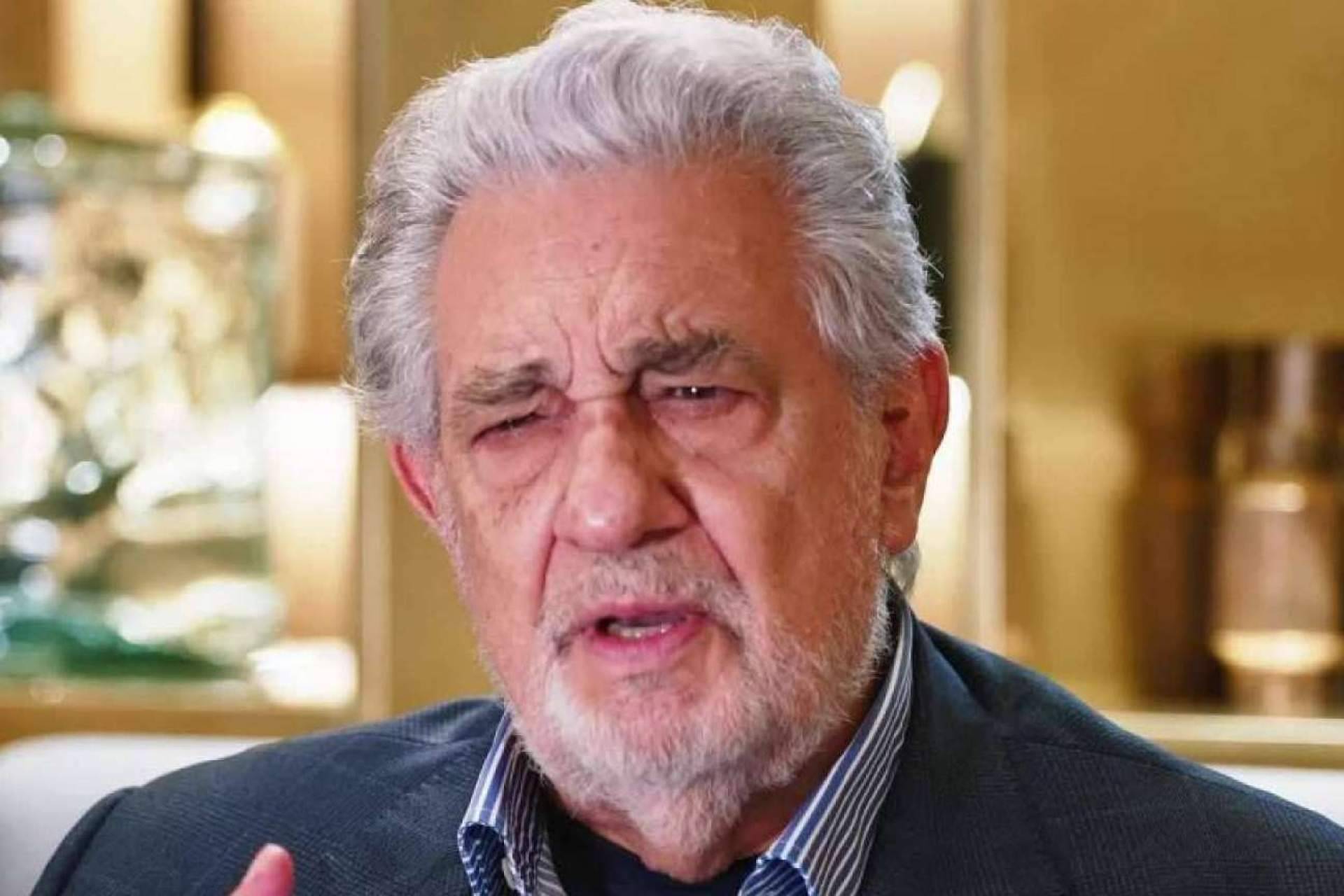 La página web y el canal de YouTube de Plácido Domingo ofrecen toda la información sobre el cantante