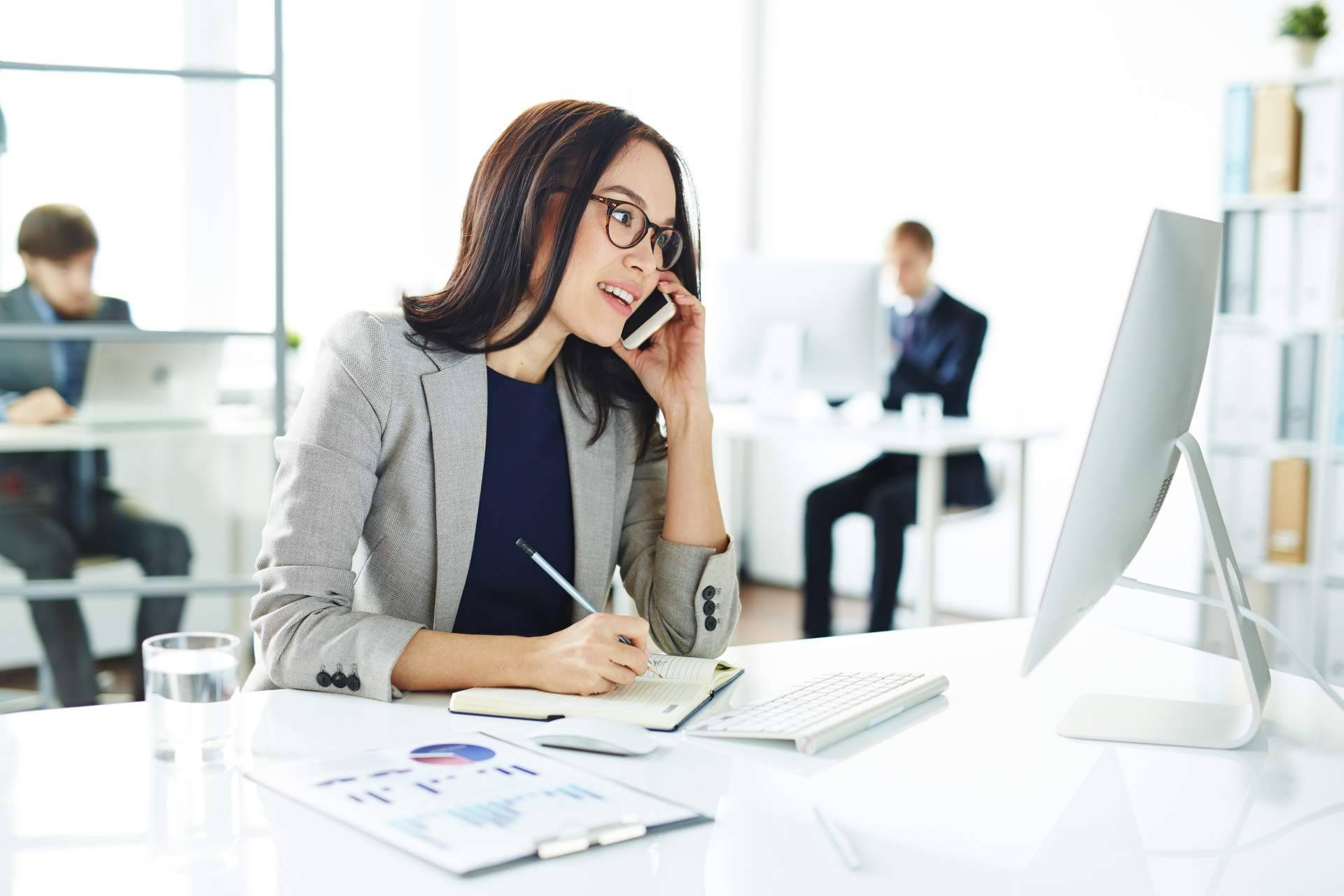 Las ventajas de hacer los trámites de extranjería y contabilidad online, por Entre Trámites