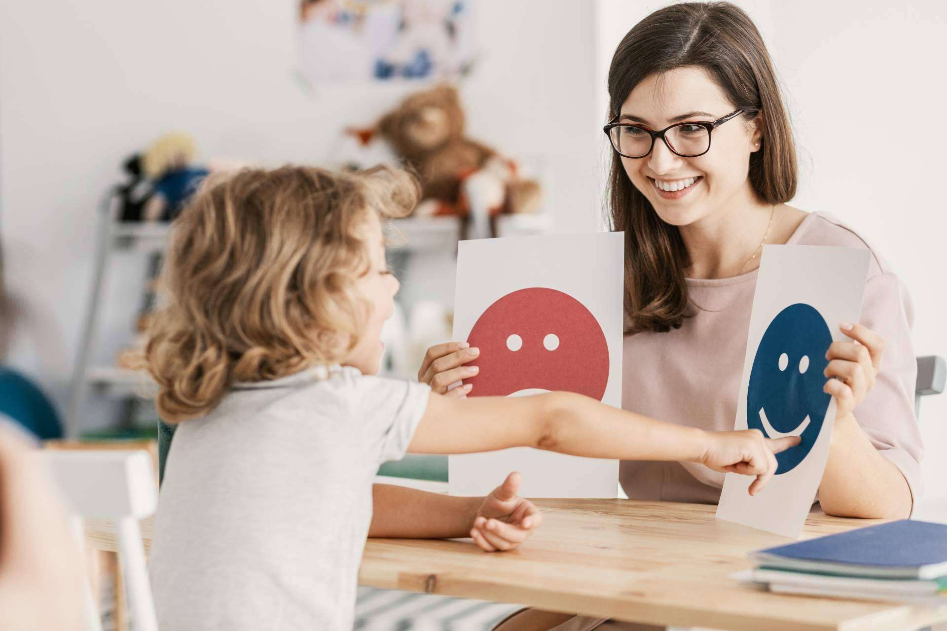 Servicios a niños, adolescentes y adultos, con el centro de salud mental Ohana Psicología