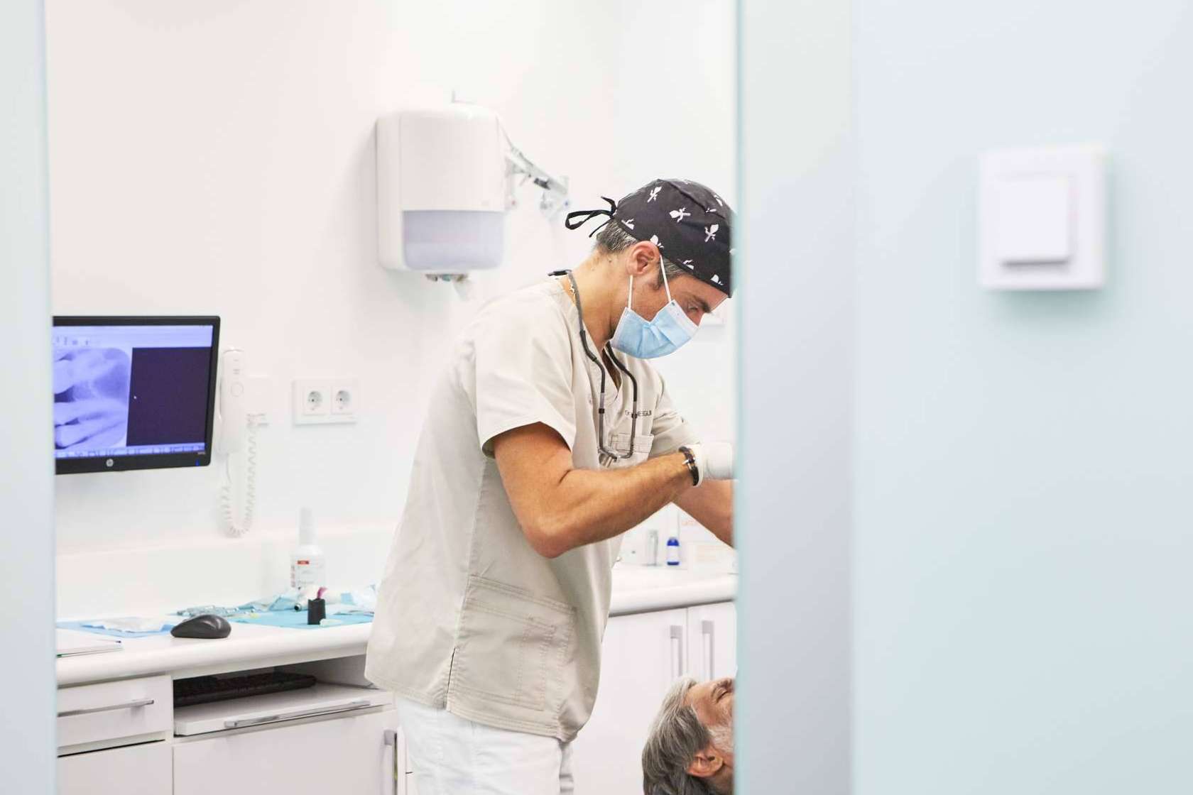 Clínica Dental Ruiz de Gopegui, expertos en el tratamiento de injerto de encías