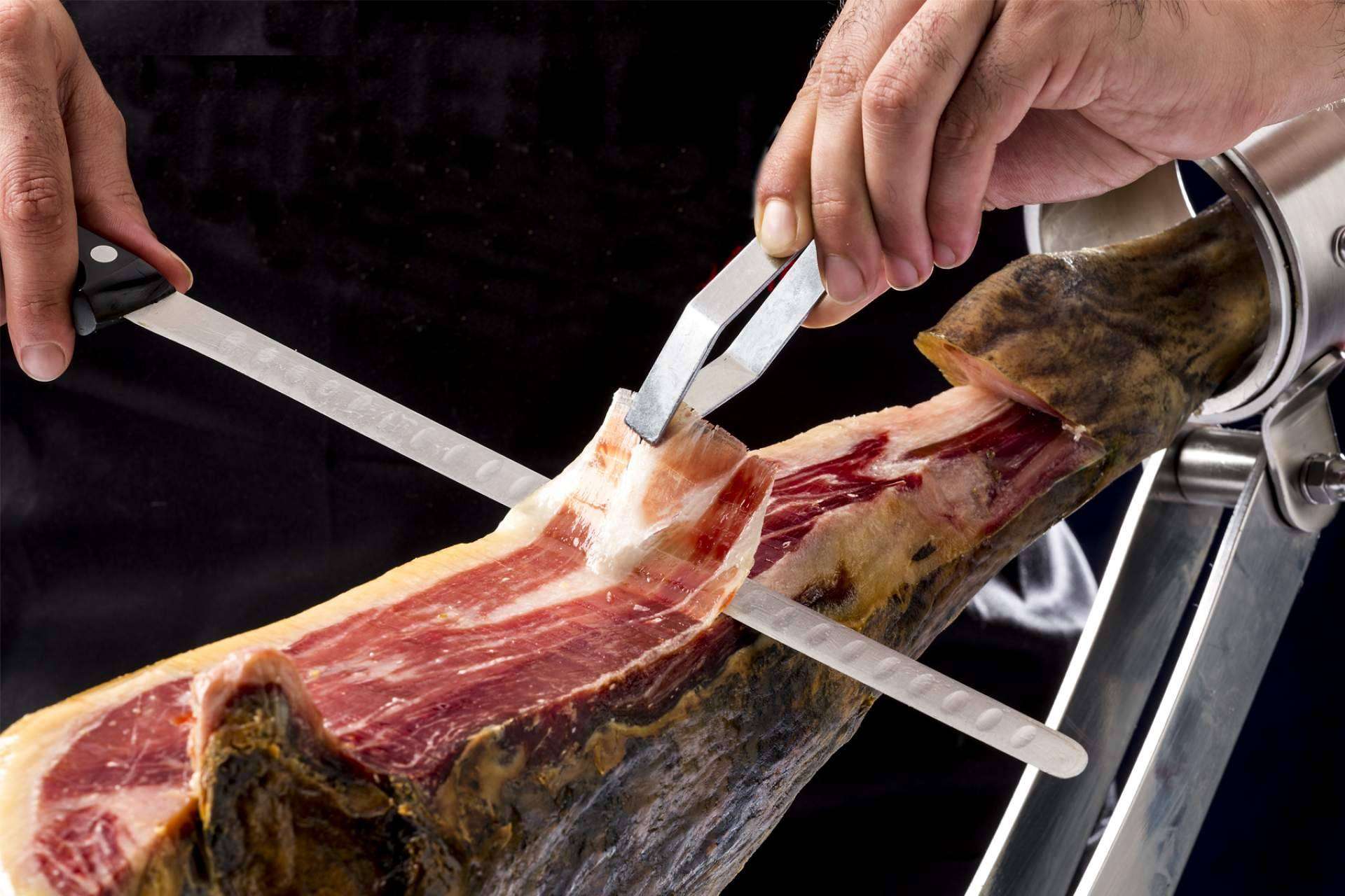 Segundín, el gourmet ibérico artesanal, ofrece jamones y paletas ibéricas
