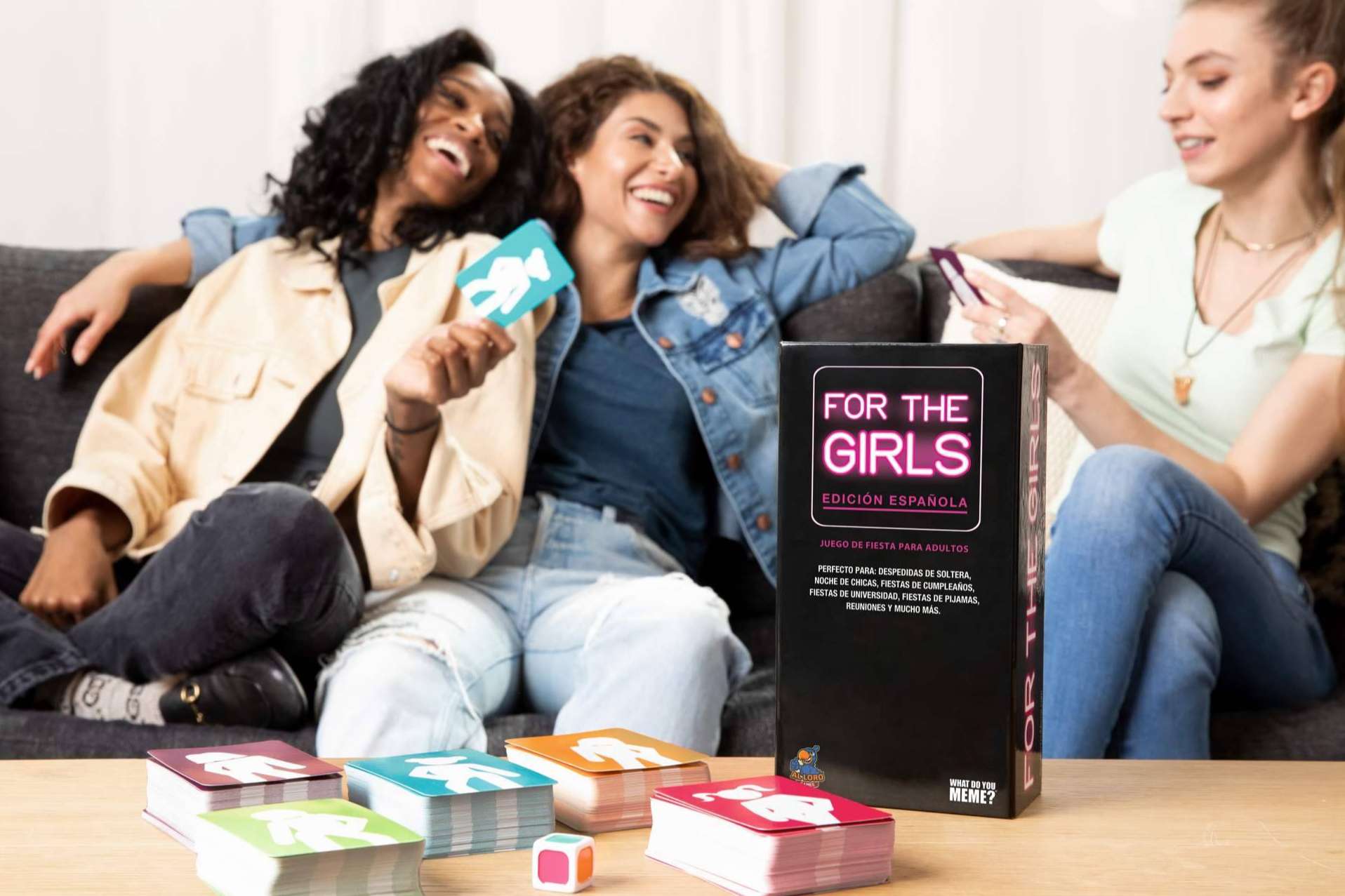 Fiestas universitarias  y despedidas de soltera para chicas con el divertido juego For The Girls