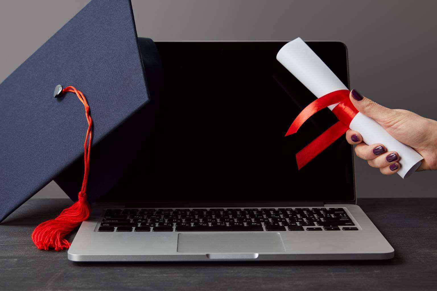 Por qué es importante contar con una titulación de máster, por Gesenco Formación