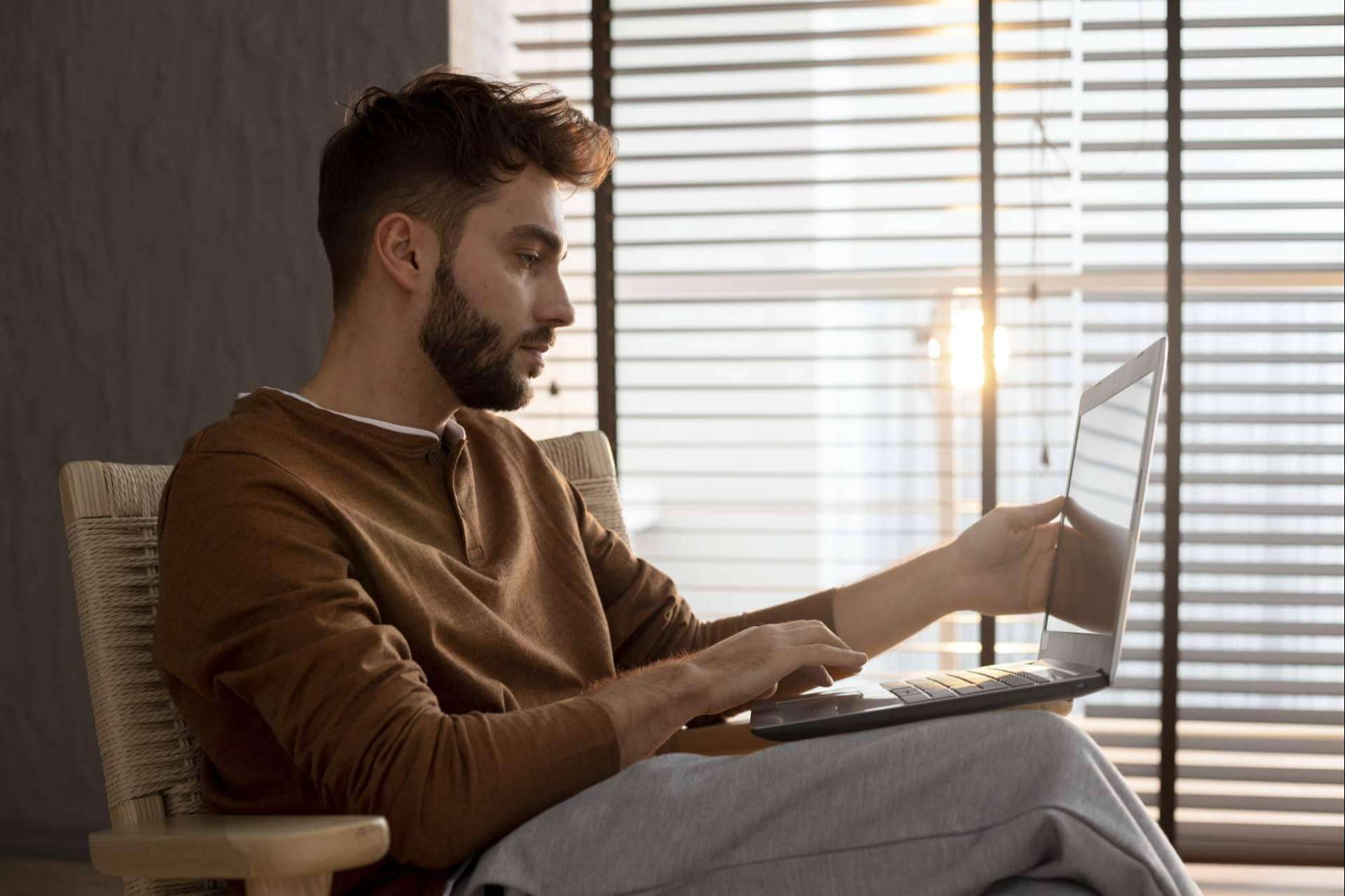 El máster online con clases en directo toda la semana de ENEB