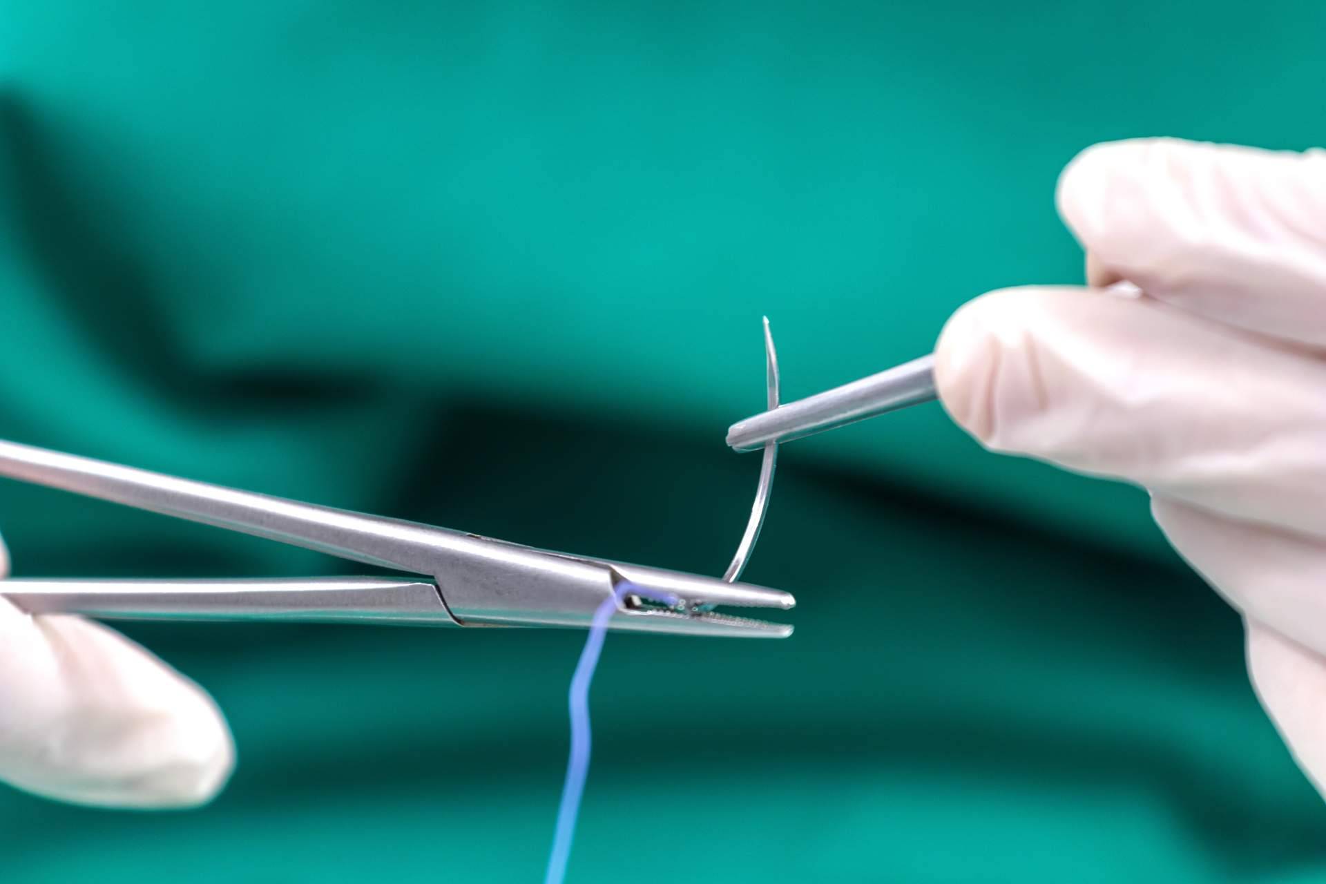Enfermería Evidente hará una formación gratuita sobre sutura online para profesionales sanitarios el próximo 6 de Febrero de 2023