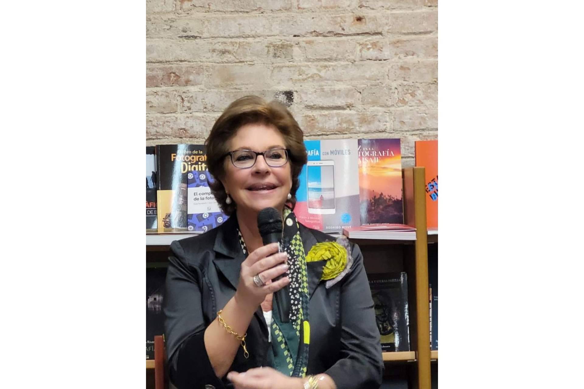 El éxito de la novela Cuando el Sol se Apaga, de Gloria López de María