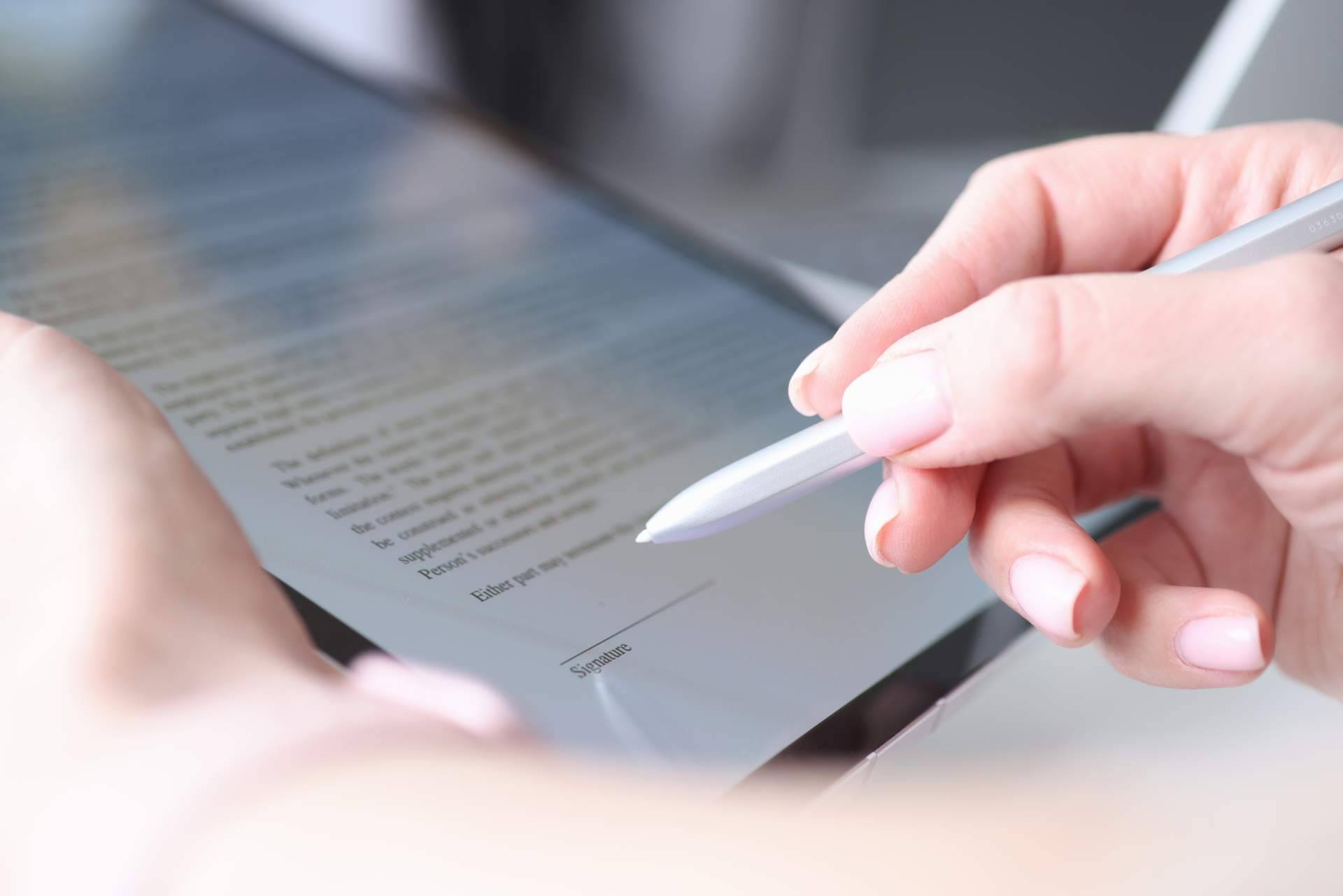 SIGNply ofrece la posibilidad de obtener una firma electrónica con validez jurídica