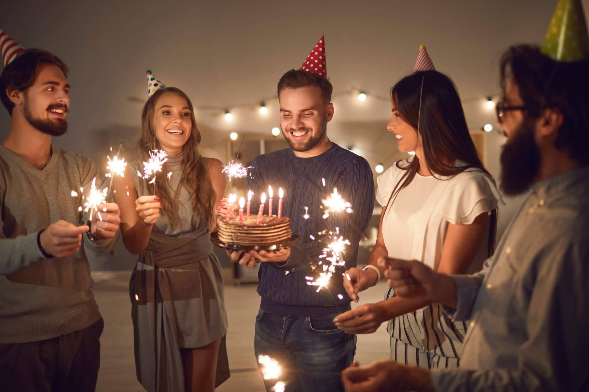 Frases Buenas recoge algunas frases especiales para dedicar en un cumpleaños