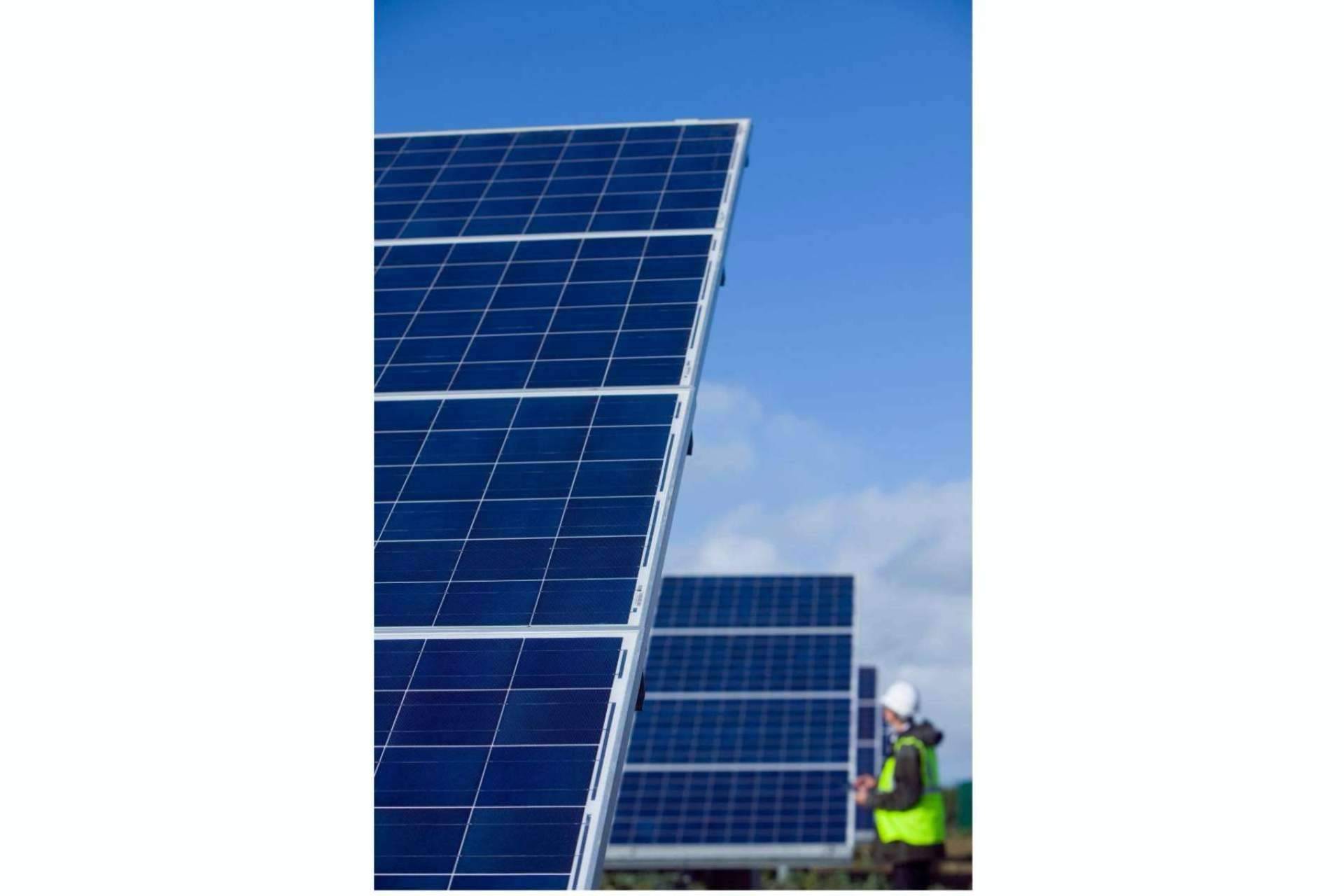 Las ventajas de instalar placas solares con Grupo MQ