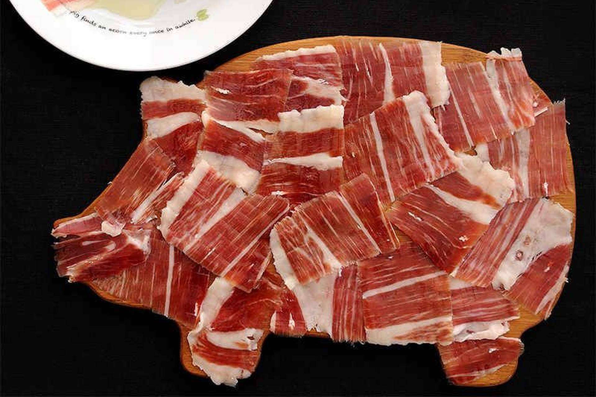 El buen jamón pata negra con su sabor, disponible en Gastronomic Spain