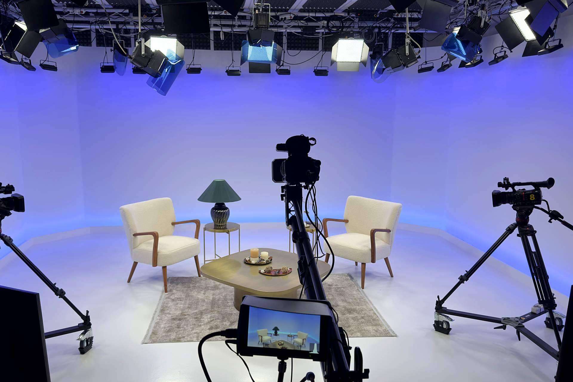 CMP, la destacada productora audiovisual de Excelencia Médica TV inaugura nuevo plató de televisión en Madrid