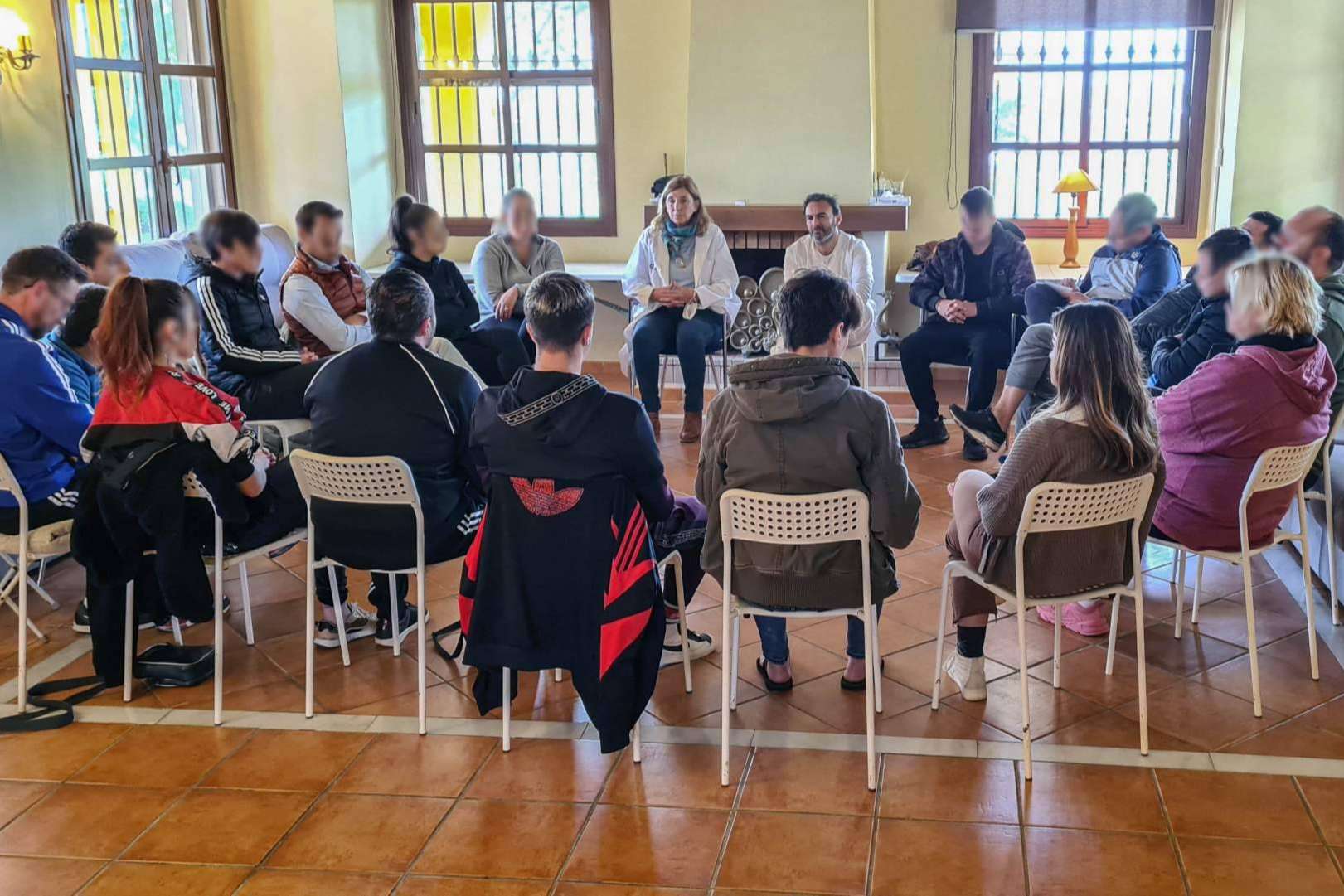Grupo Guadalsalus informa sobre adicciones y abuso de sustancias en Navidad