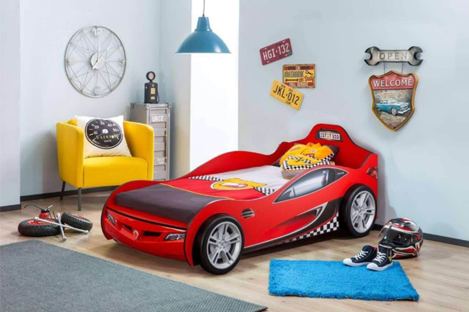 Cilek dispone de una cama infantil en forma de coche de carreras