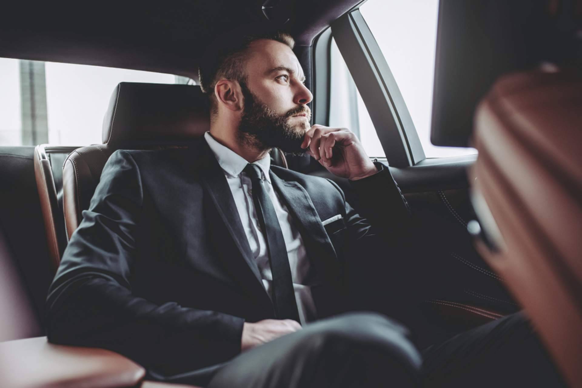 ¿Dónde encontrar un servicio de alquiler de coches de lujo? Rent Car Deluxe