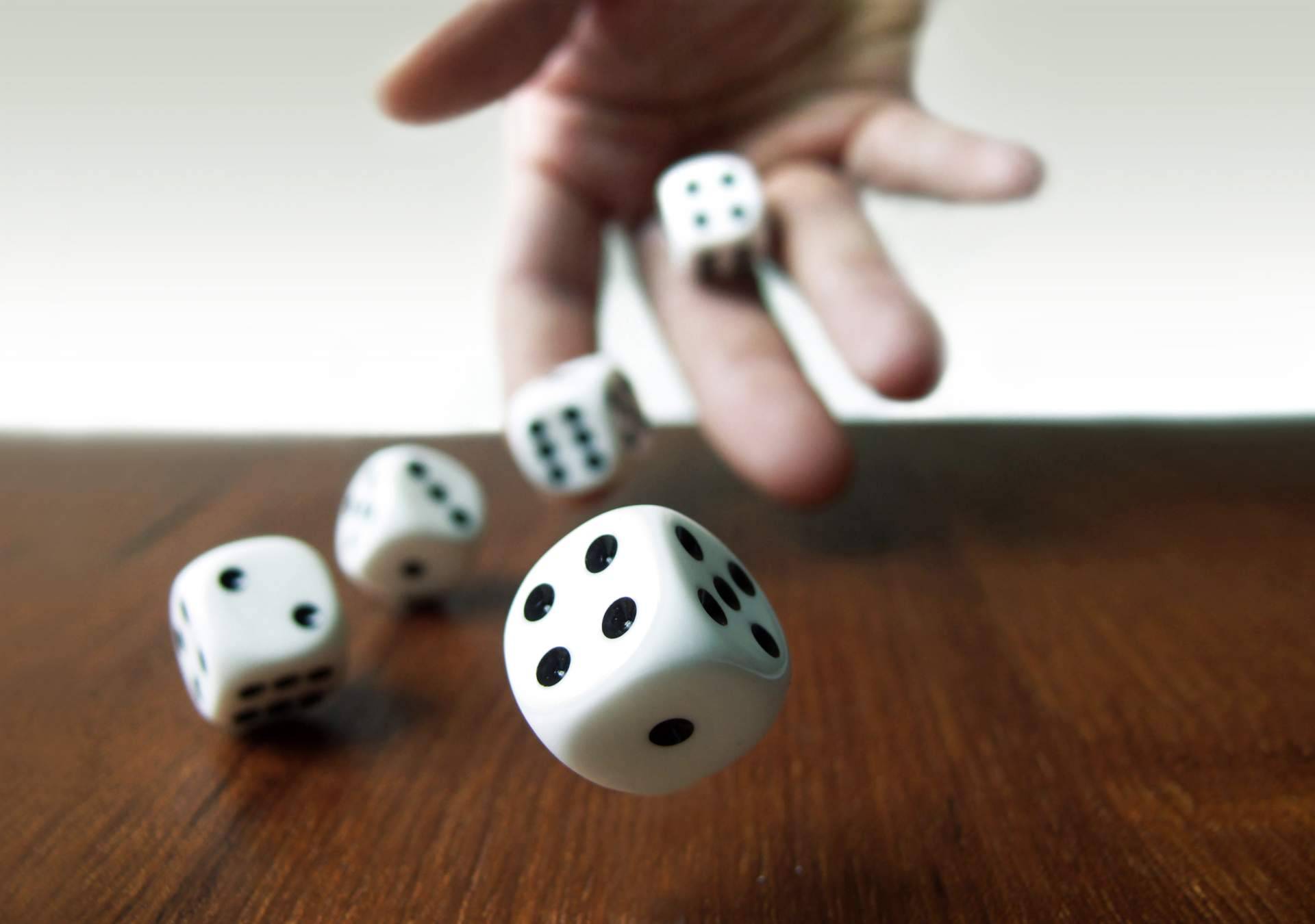 Distintos tipos de juegos capaces de fomentar el bienestar intelectual y psicológico durante la vejez con GDM Games