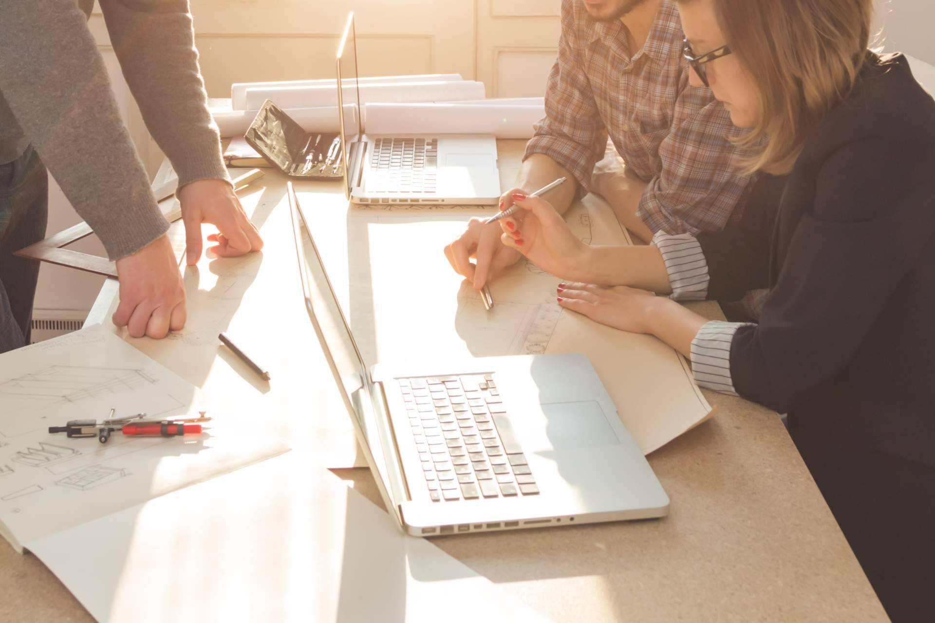 Qué es una descripción de puestos de trabajo y cómo se lleva a cabo