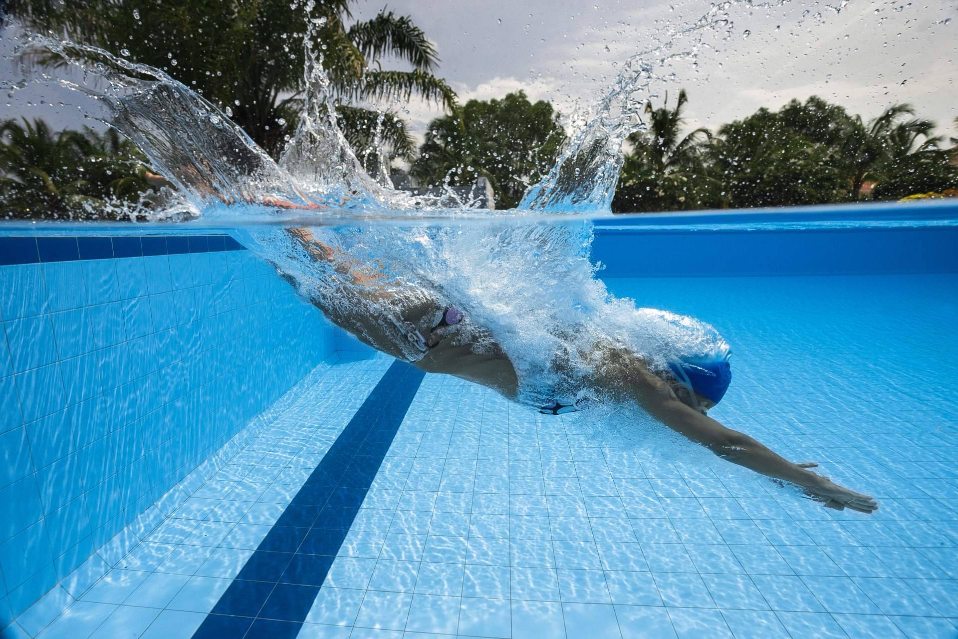 ¿Para qué sirven los cloradores salinos?, el desinfectante para piscinas que logra una limpieza profunda y cómoda