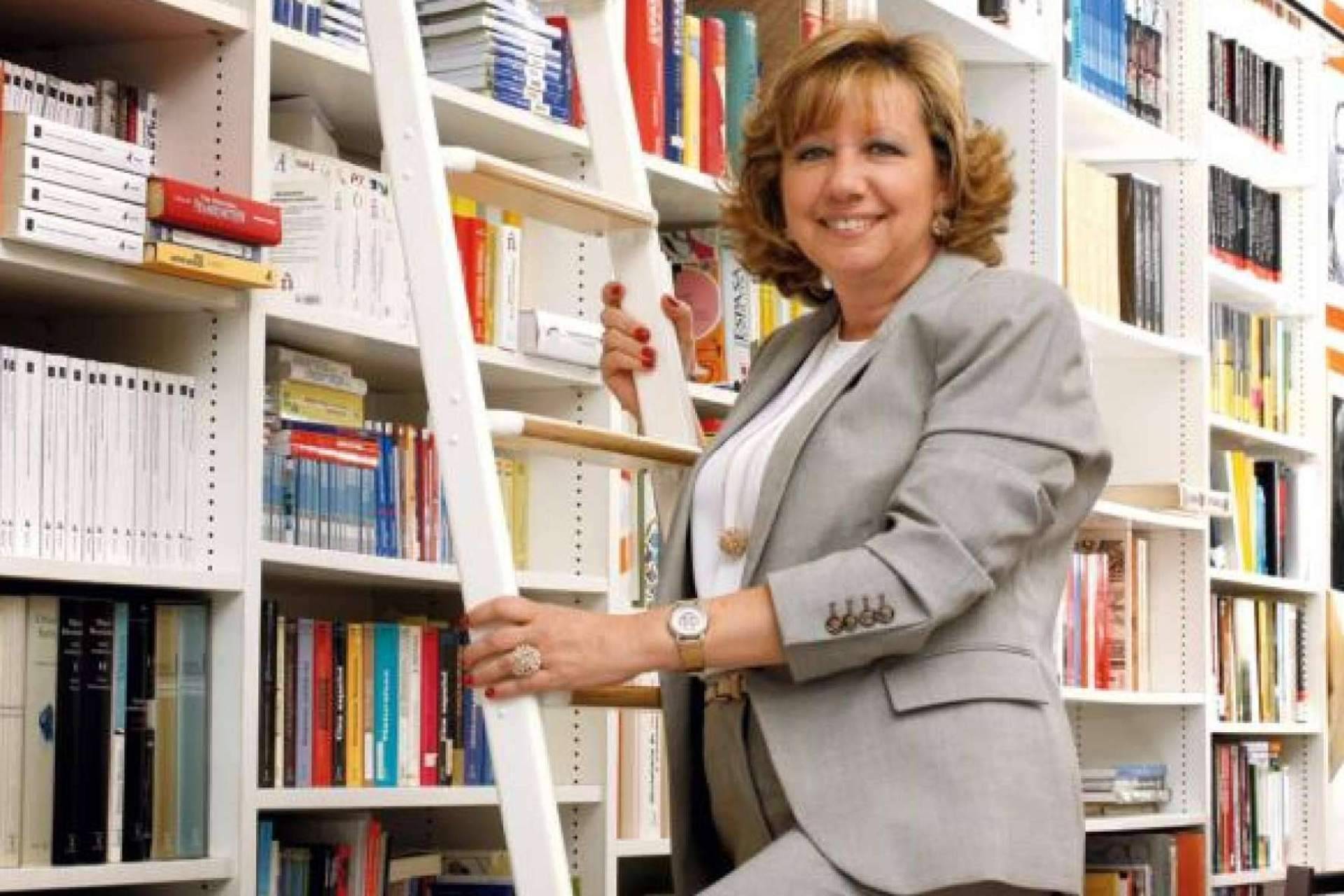 Círculo Rojo y la secretaria de los cinco primeros presidentes de la democracia publican ‘Los presidentes en zapatillas y sus primeras damas’