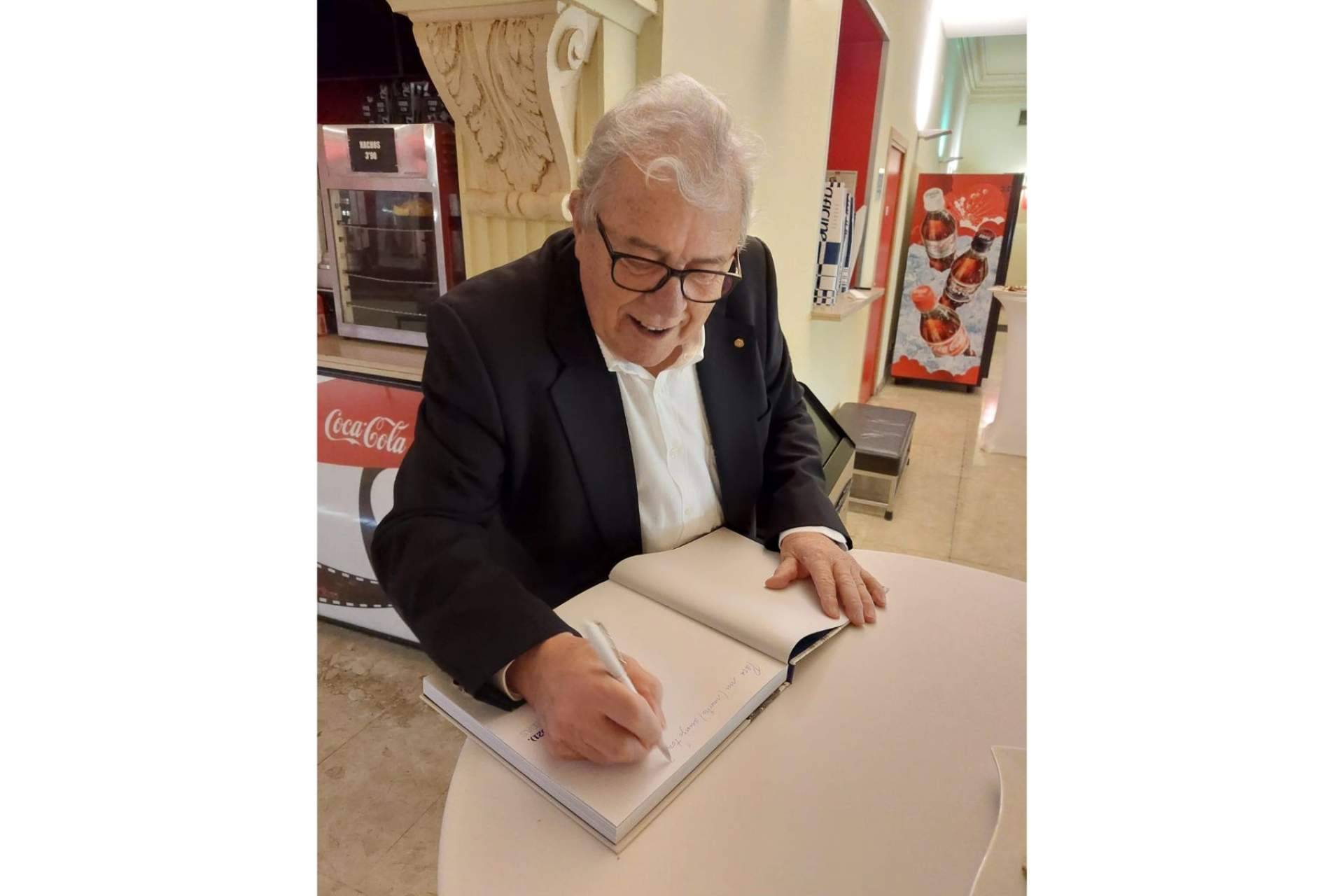Un libro de empresa escrito por Toni Traveria para preservar y poner en valor el legado de la compañía