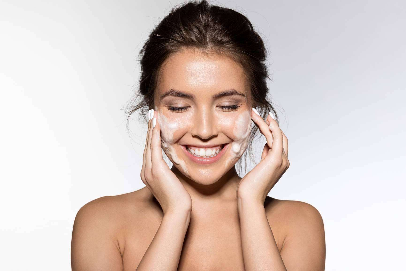 La Para-Farmacia del Puerto recalca la importancia del cuidado facial con sus productos
