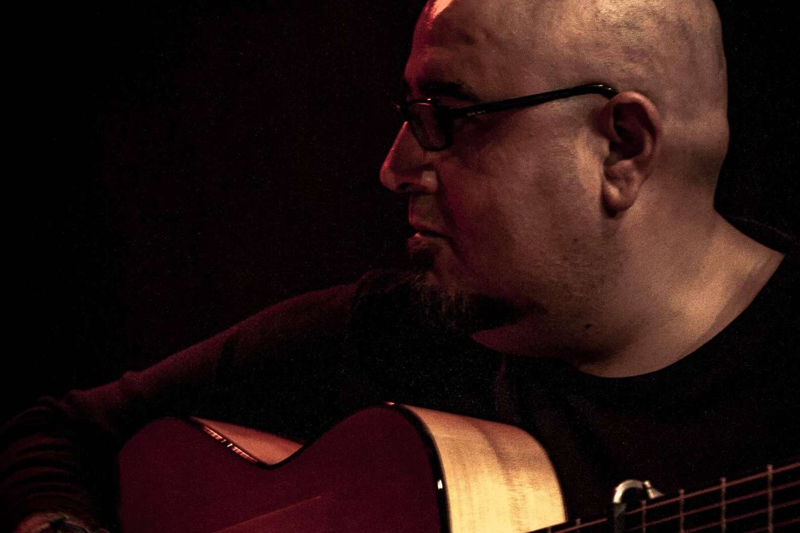 Un propósito de año nuevo fácil de conseguir con Aprendeguitarra.es, aprender a tocar la guitarra
