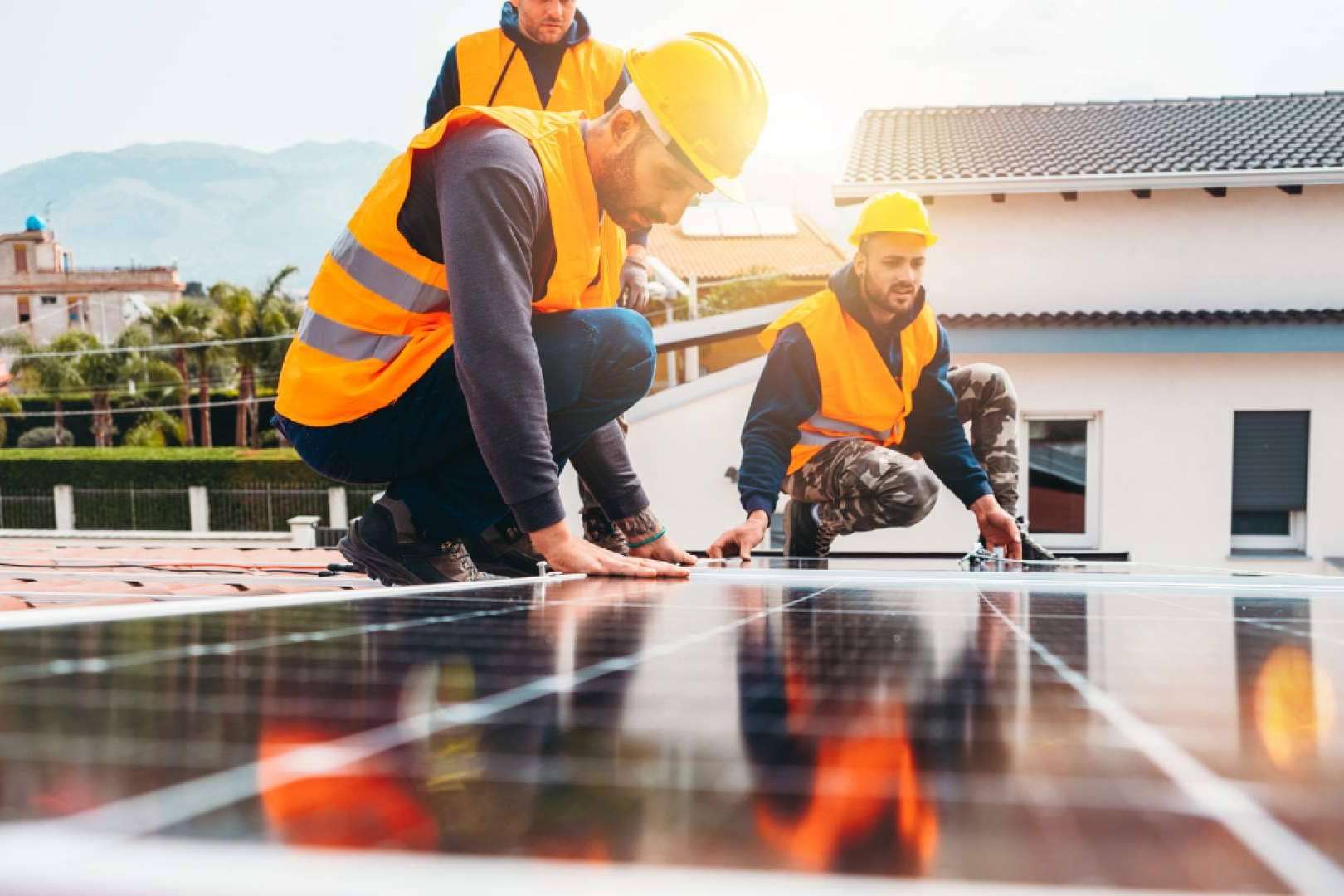 Acelerón de la UE a las energías renovables e instalación de paneles solares por Vatios Verdes