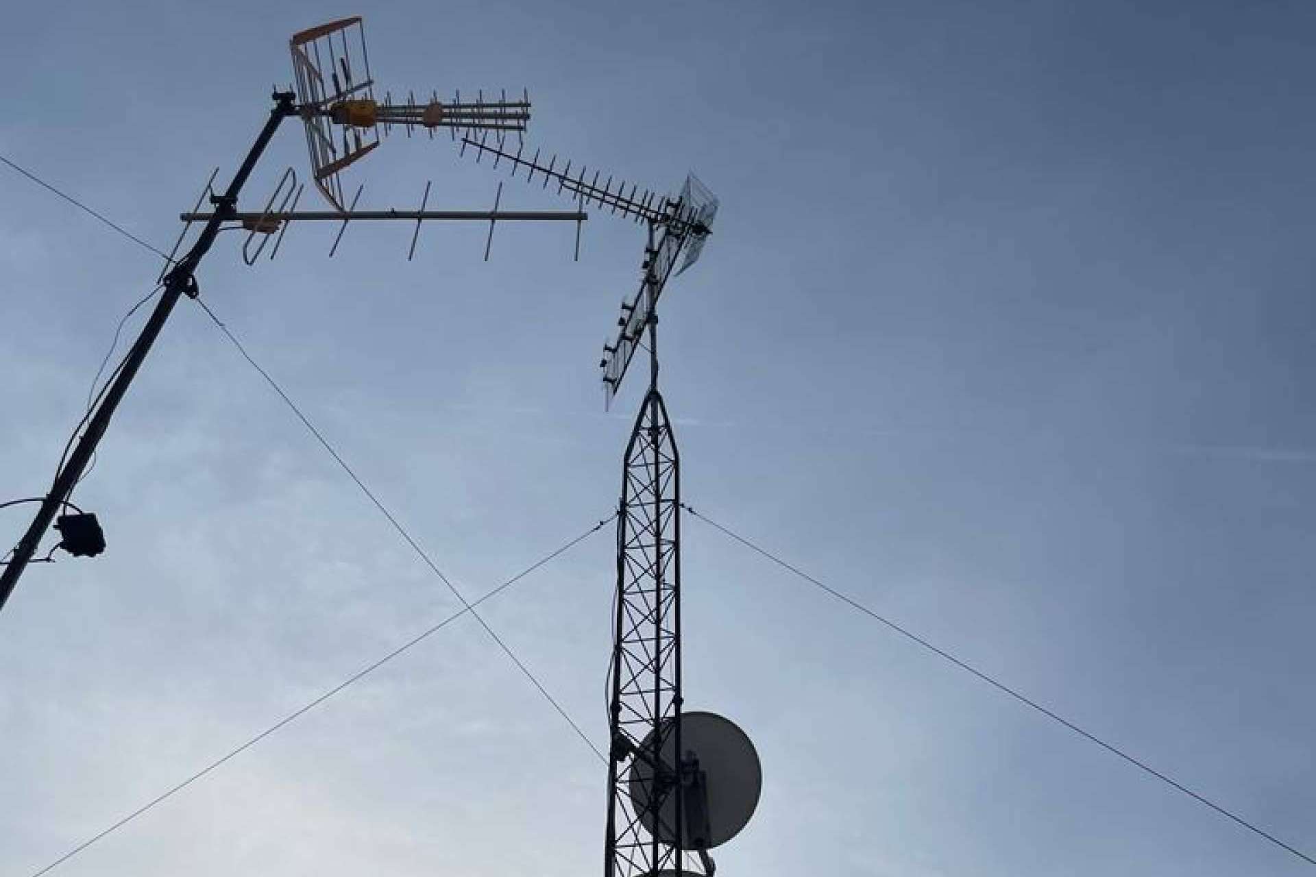 Ampliación de señal de teléfono móvil con los antenistas Valencia de Savelec