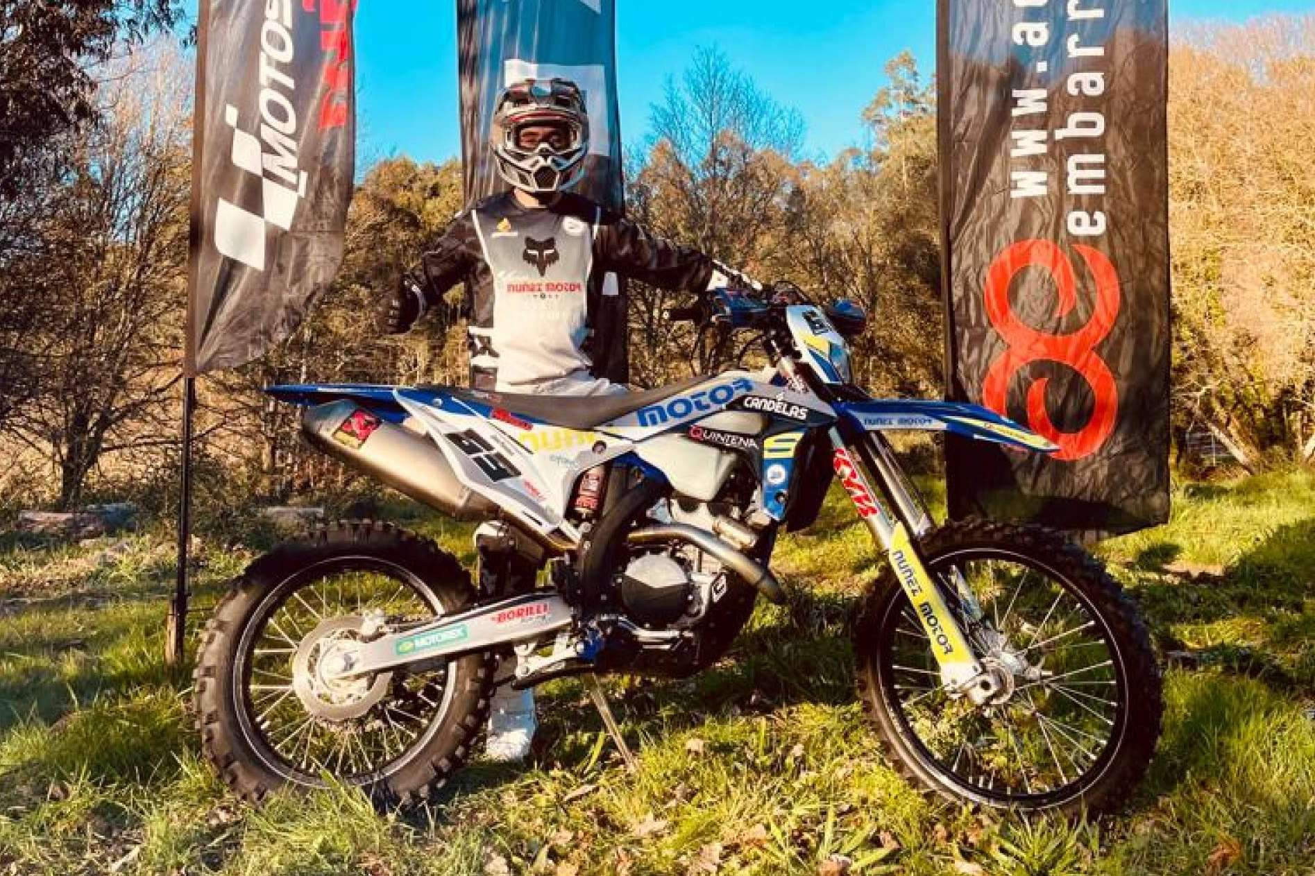 Los adhesivos personalizados para motos de ADHESIVOSSEMBARRADOS