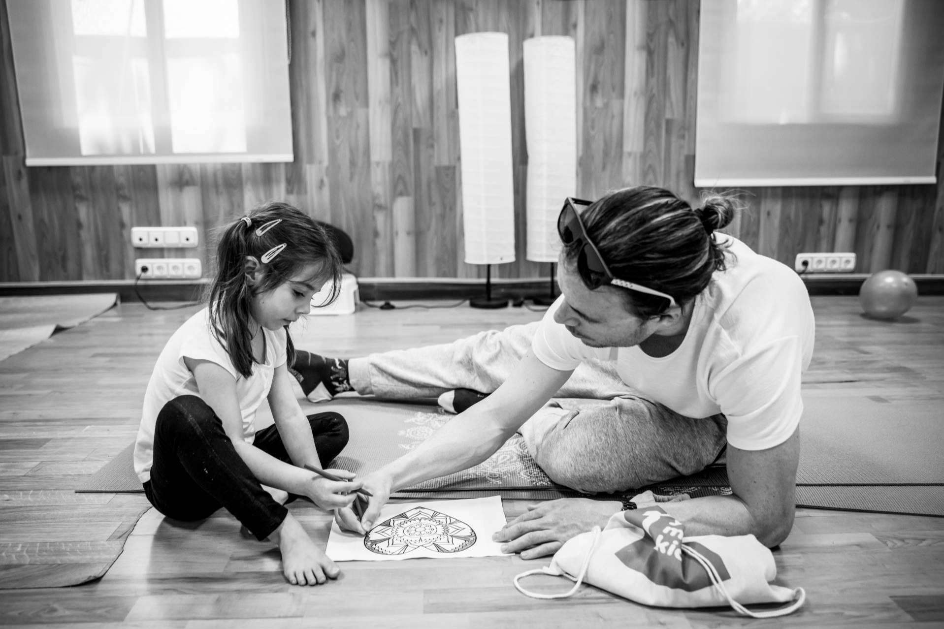 Cuáles son los beneficios de implementar la práctica del yoga en las escuelas