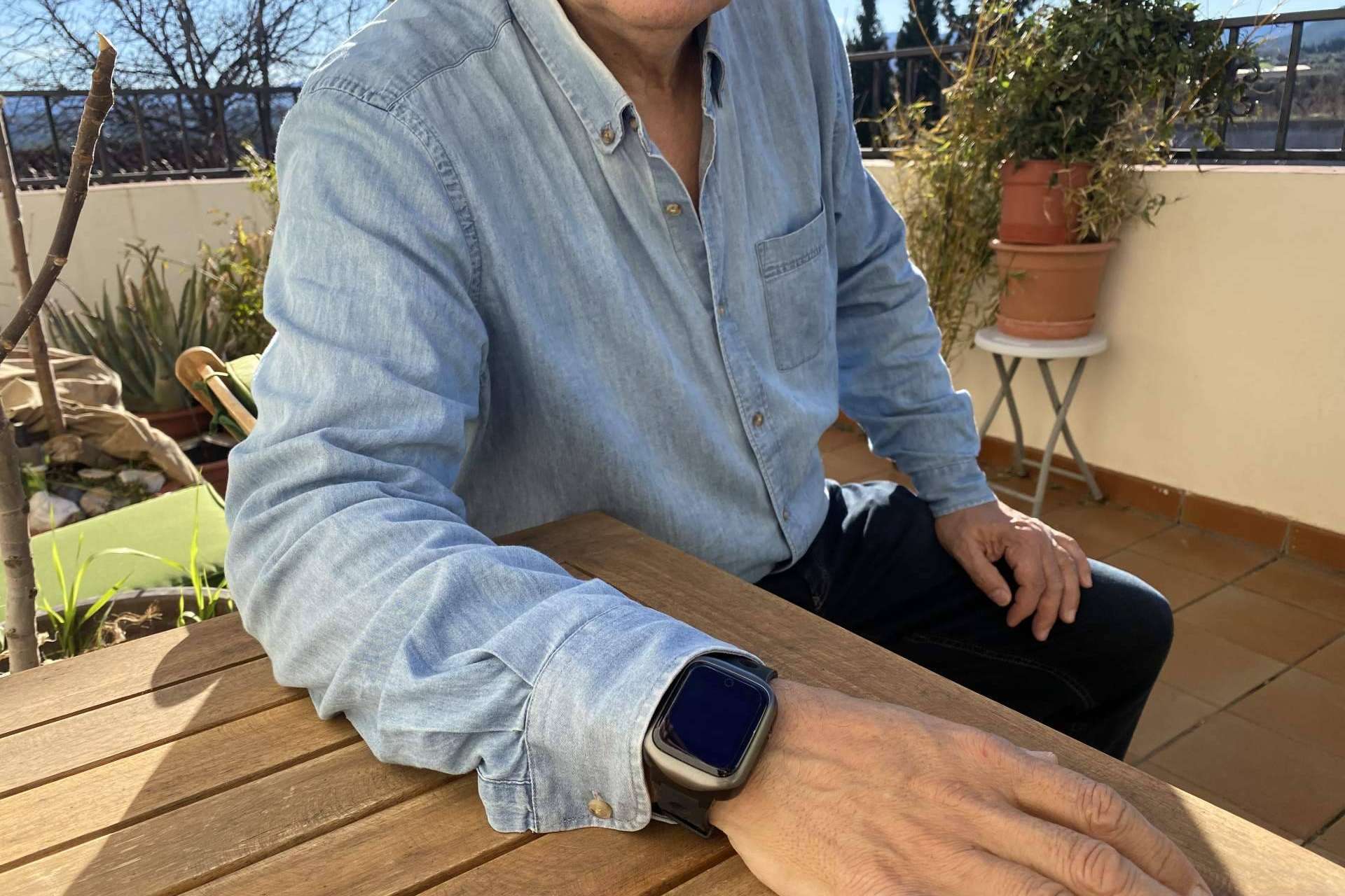 Tecnología para ayudar a las personas mayores con los relojes de la firma Neki