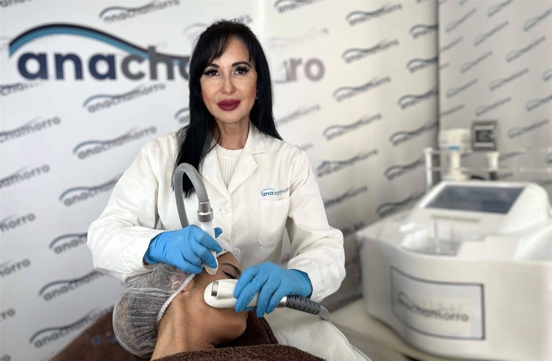 2 de los mejores reconocimientos en España en el mundo de la estética y la cosmética son para la conocida Ana Chamorro