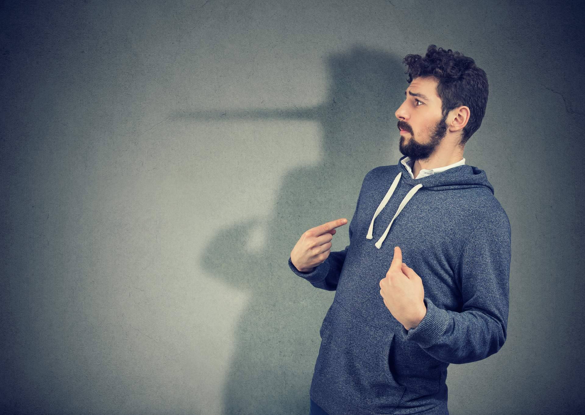 El programa del curso Body Language Detector ayuda a detectar las mentiras mediante el lenguaje corporal