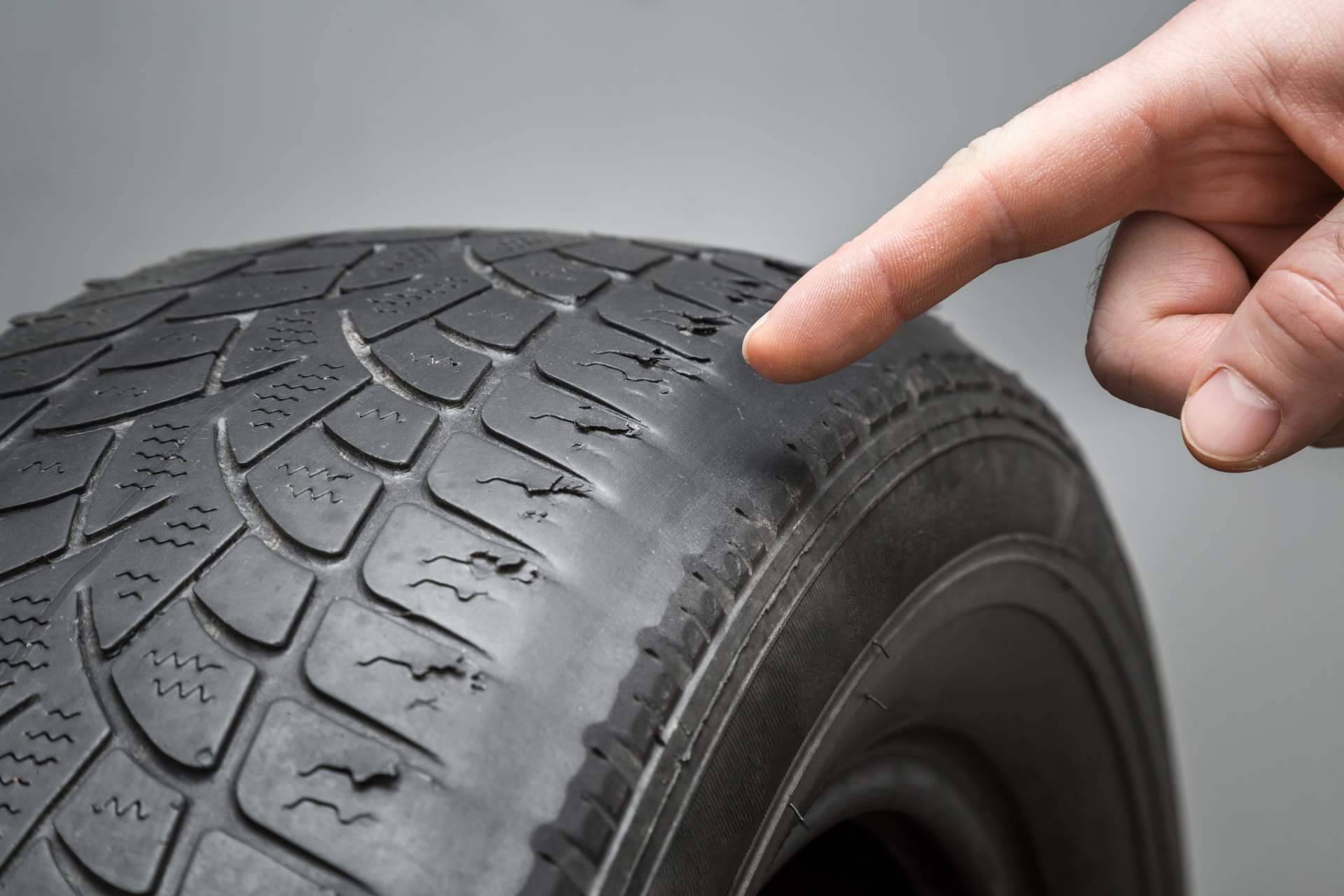 Las ventajas de los neumáticos semislick de alto rendimiento en carretera, por Todo Llantas Shop