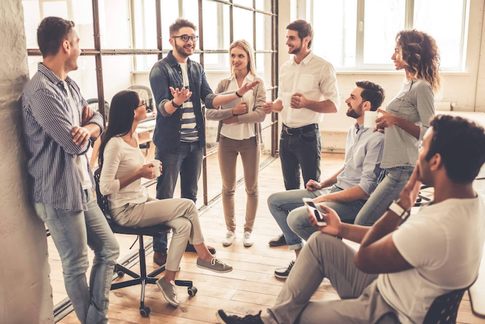 Facilitar la comunicación interna en la empresa con inteligencia artificial, de la mano de Ommnio