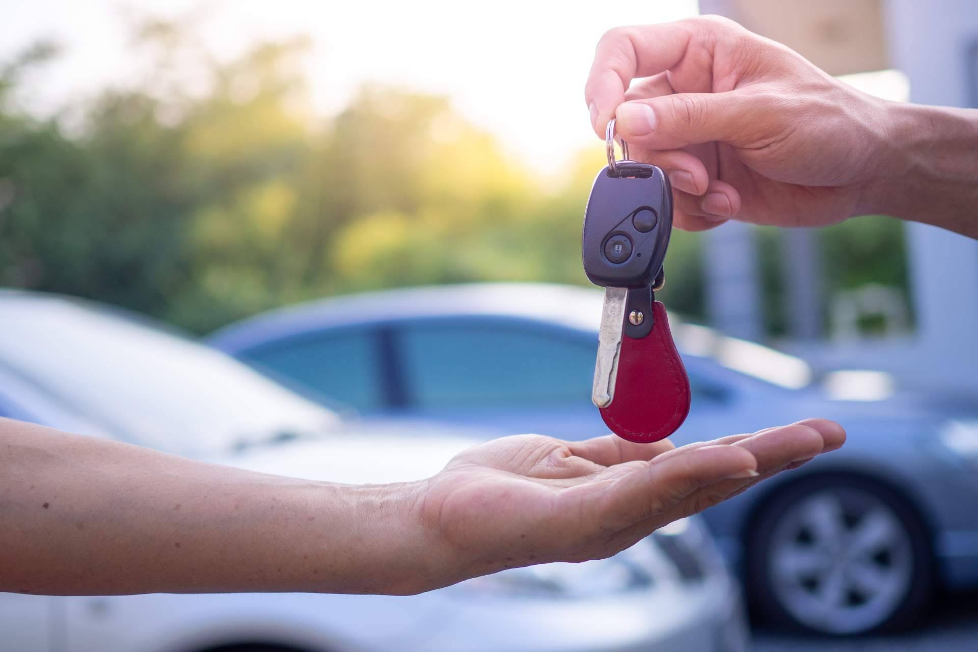 Alquilar coches con la seguridad de una empresa nativa de Canarias, Canarias.com