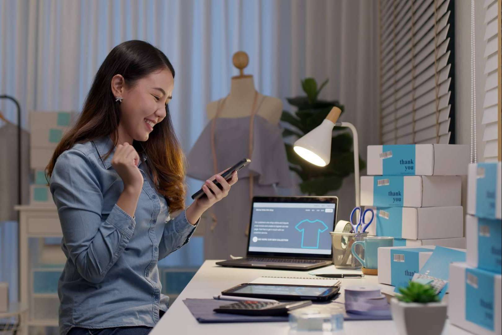 La oportunidad de emprender online creando tiendas en línea, por medio de las cajas de devoluciones de Amazon