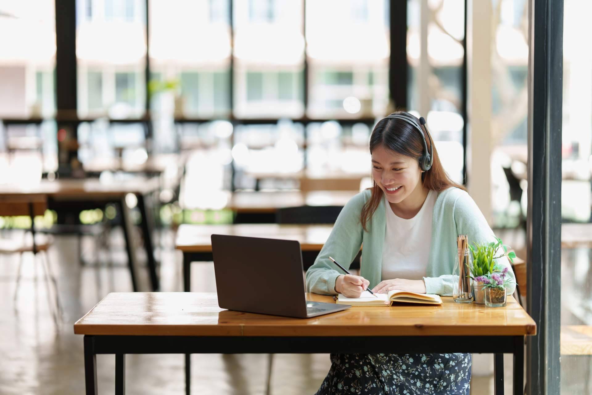 Enseñalia es una empresa de profesores particulares para el apoyo escolar online