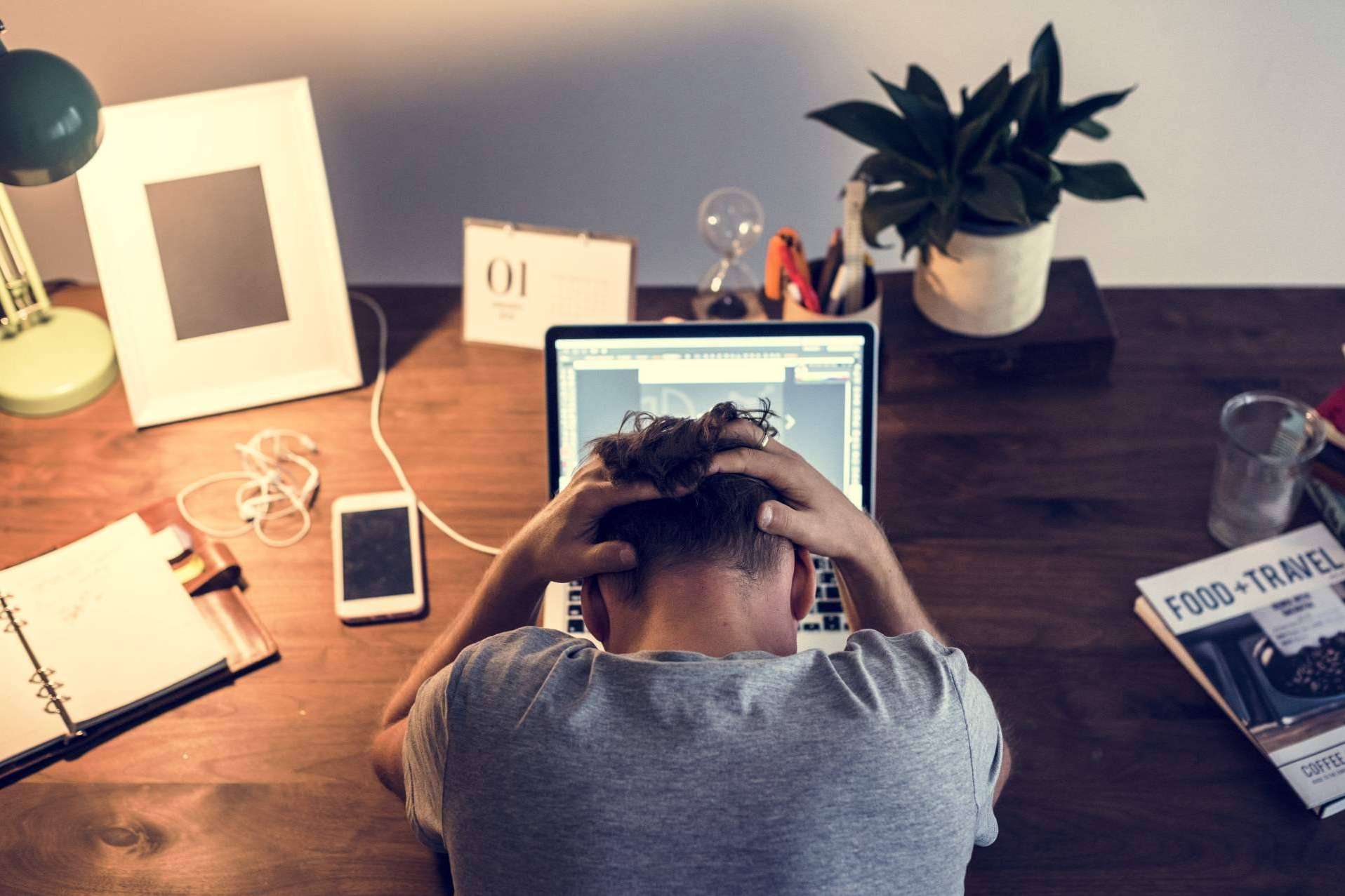 Cómo gestionar el estrés laboral con la app Potencia Tu Evolución