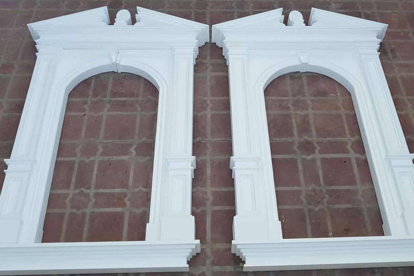 El catálogo de recercados de ventanas y molduras para fachadas, Sumiseran