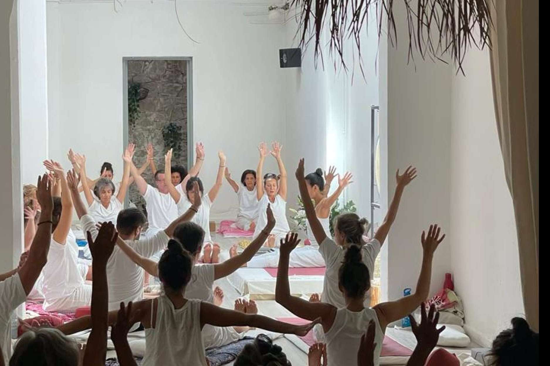 Los distintos estilos de yoga para luchar contra el sedentarismo, por blanc yoga