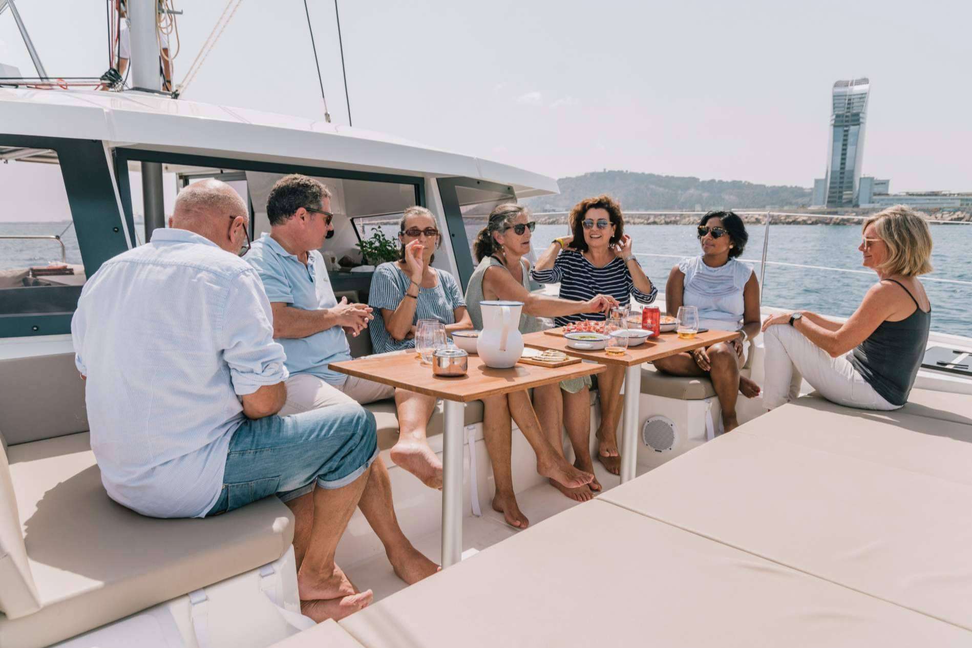 Experiencias exclusivas en catamaranes en Barcelona, de la mano de Sondevela