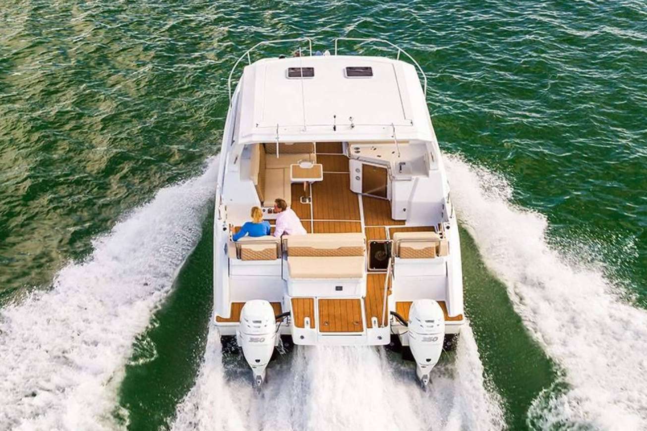 Nautic Service, la empresa que ofrece catamaranes a motor Aquila