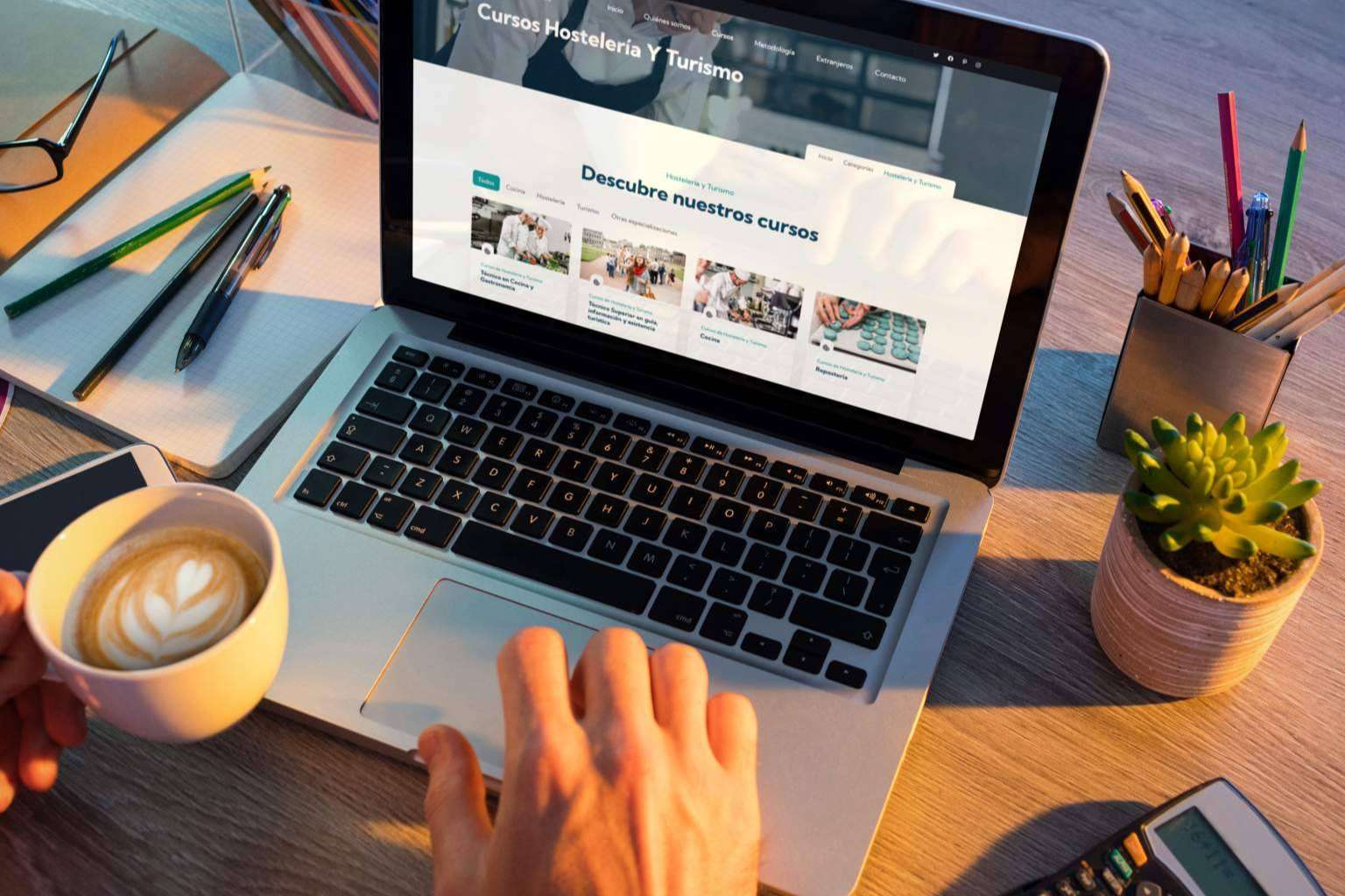 Servicios de consultoría de educación y empleo para asesorar y reorientar a los alumnos de la mano del Instituto de Estudios y Empleo