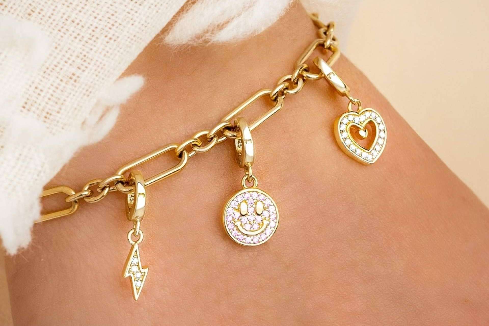 Encontrar charms para pulseras en la joyería Le Petite Marie