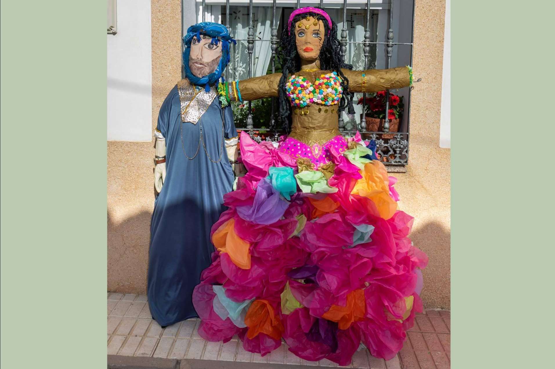 Una ceremonia que señala el fin del invierno, Judas y Muñecas en Alamillo