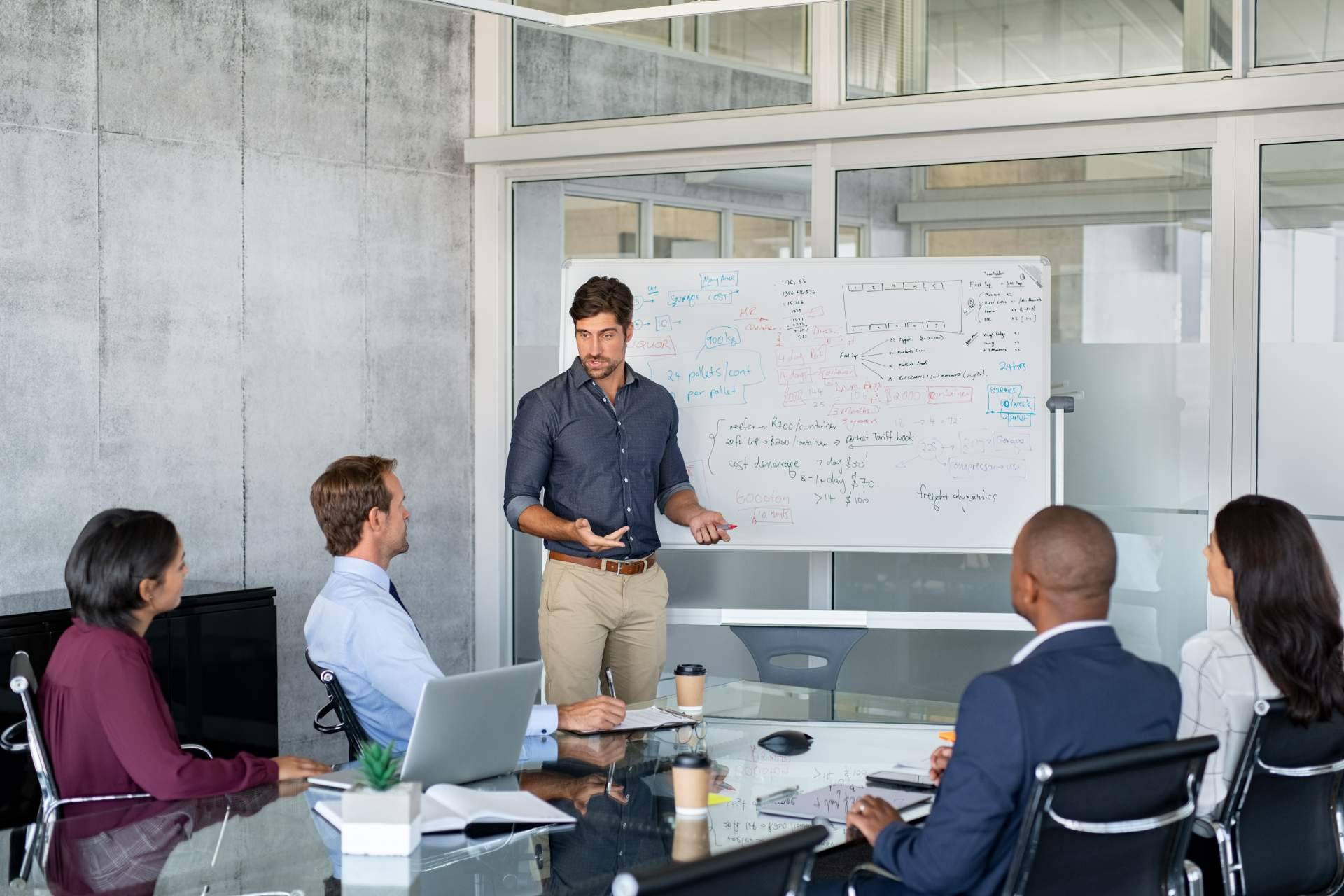 Manager in Motion contribuye a asegurar la sostenibilidad del negocio. La importancia de formular e implementar el plan estratégico