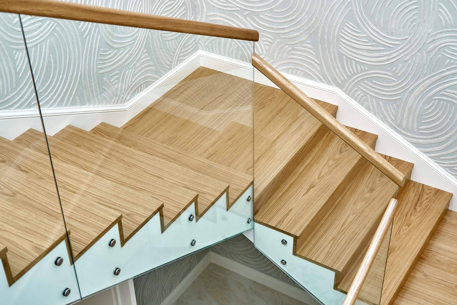 Kurten Glass, algunas recomendaciones para decorar la terraza con barandillas de cristal