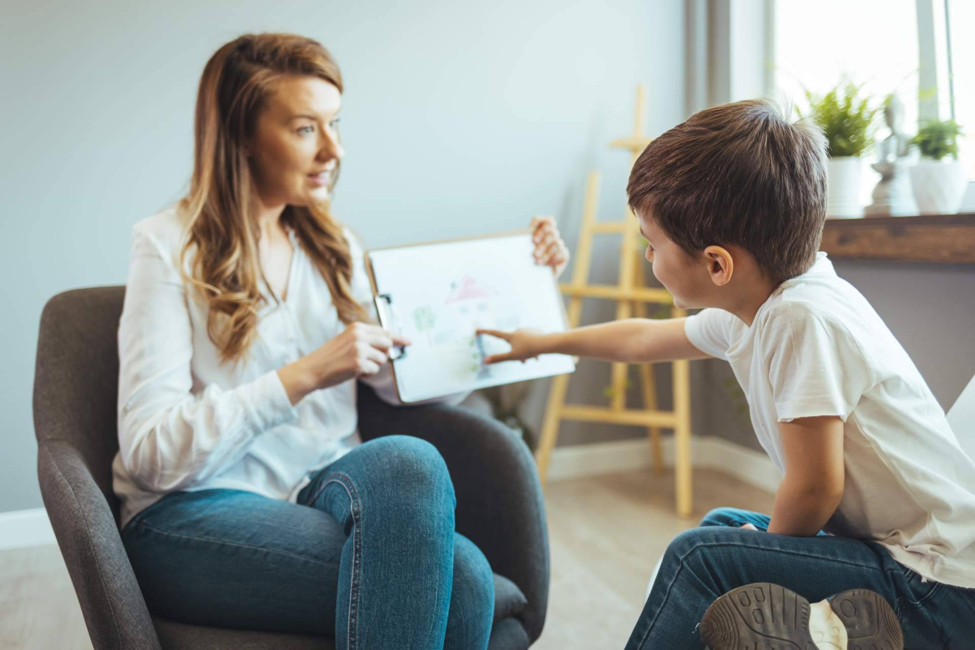 Canguros y personal de refuerzo escolar para niños en Madrid de la mano de Noviser