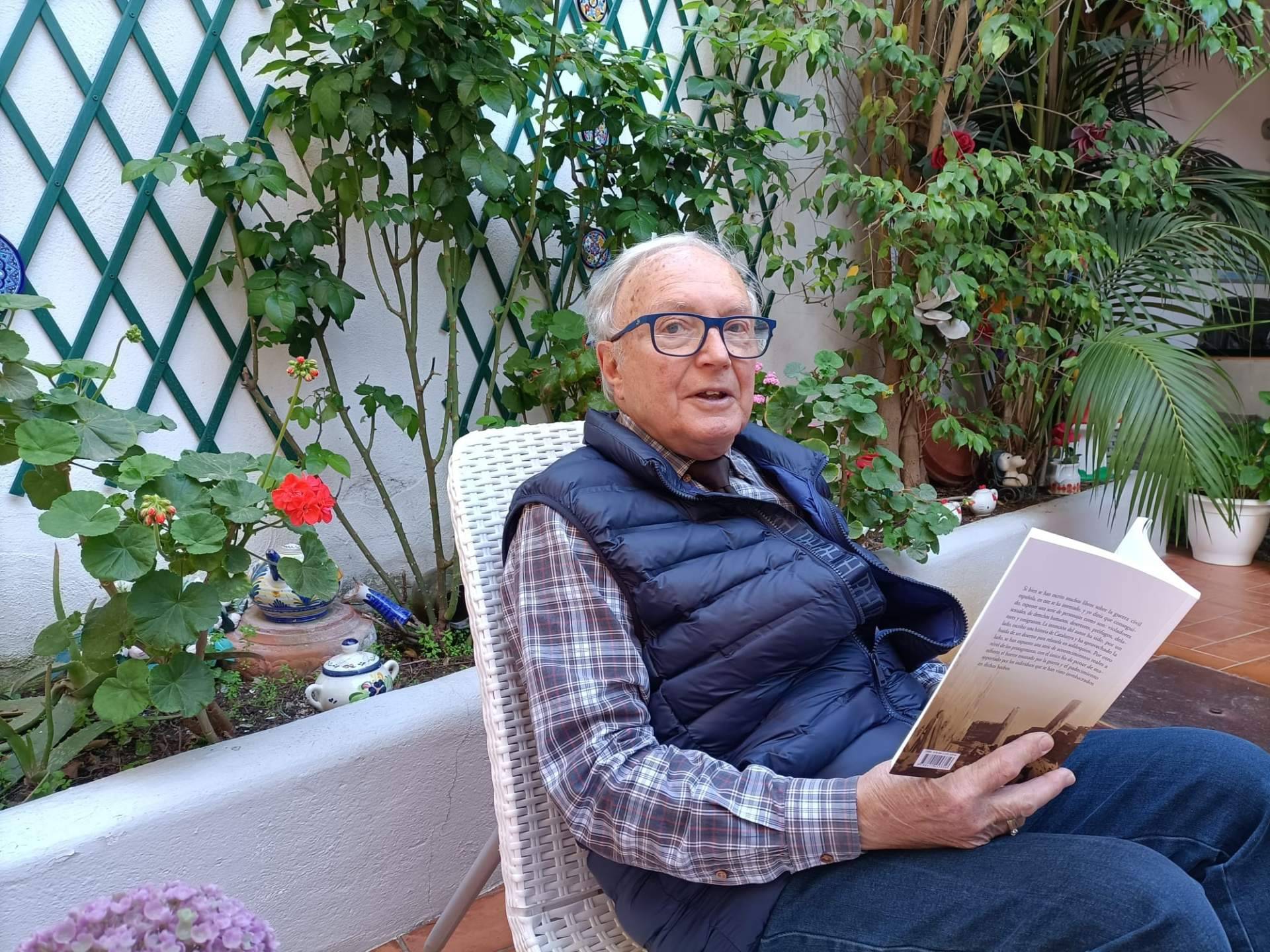 Uesile Anassam expone la situación de Cataluña durante la Guerra  Civil en su libro titulado ‘Al general no le gusta tocar el violín’