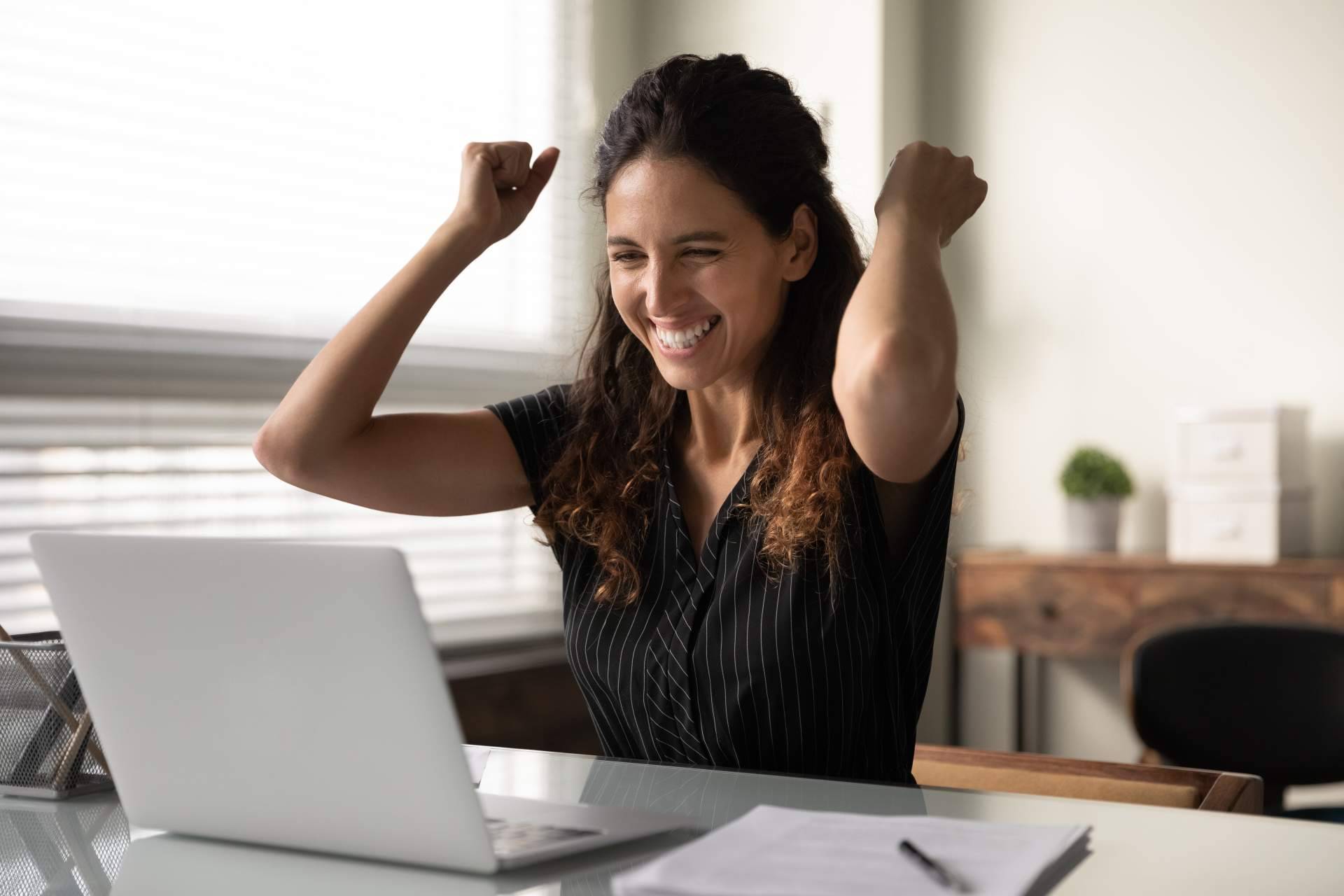 Coacher explica los beneficios de tener un coach laboral para impulsar la carrera profesional